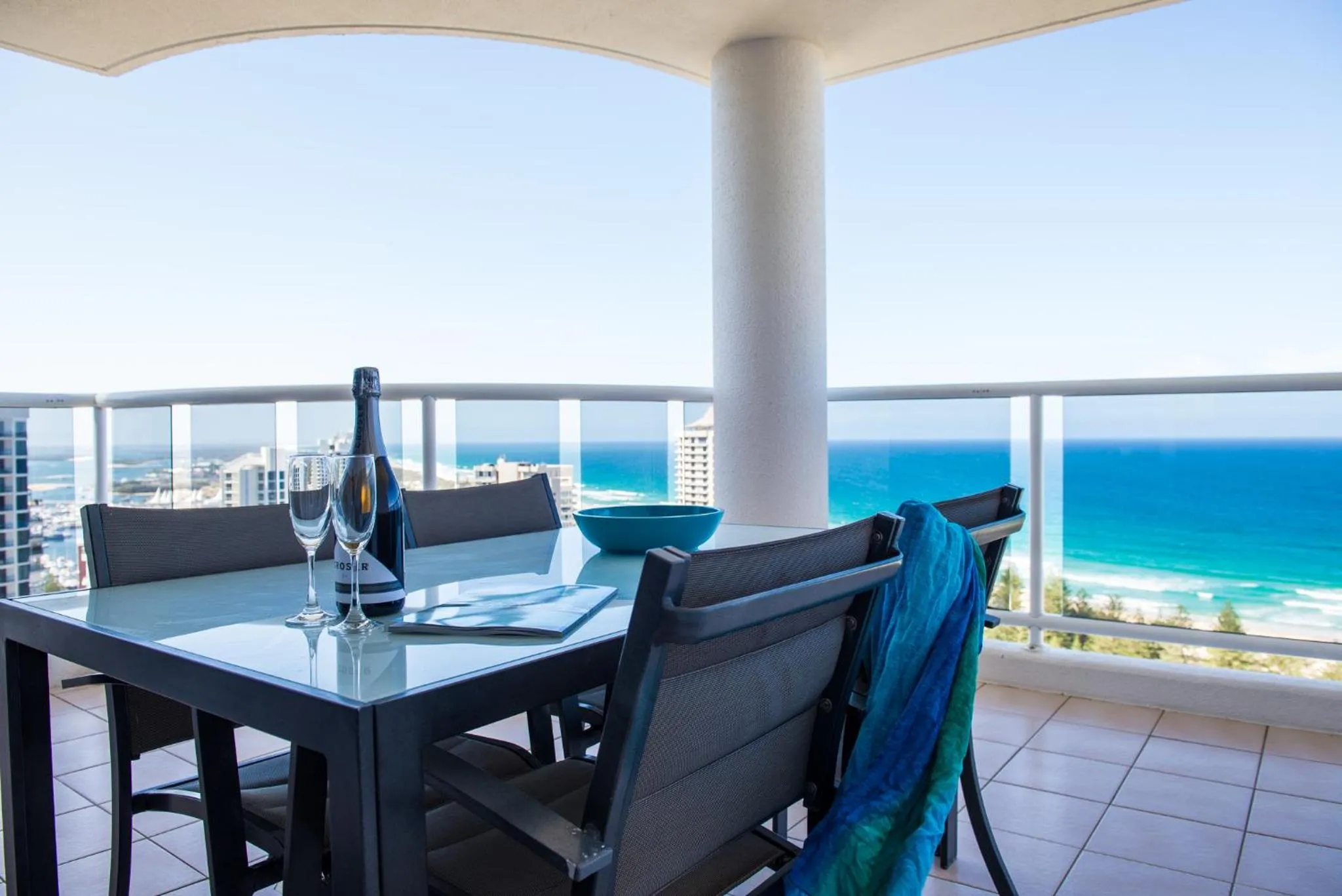 Balcony/Terrace in Oscar On Main Beach Resort