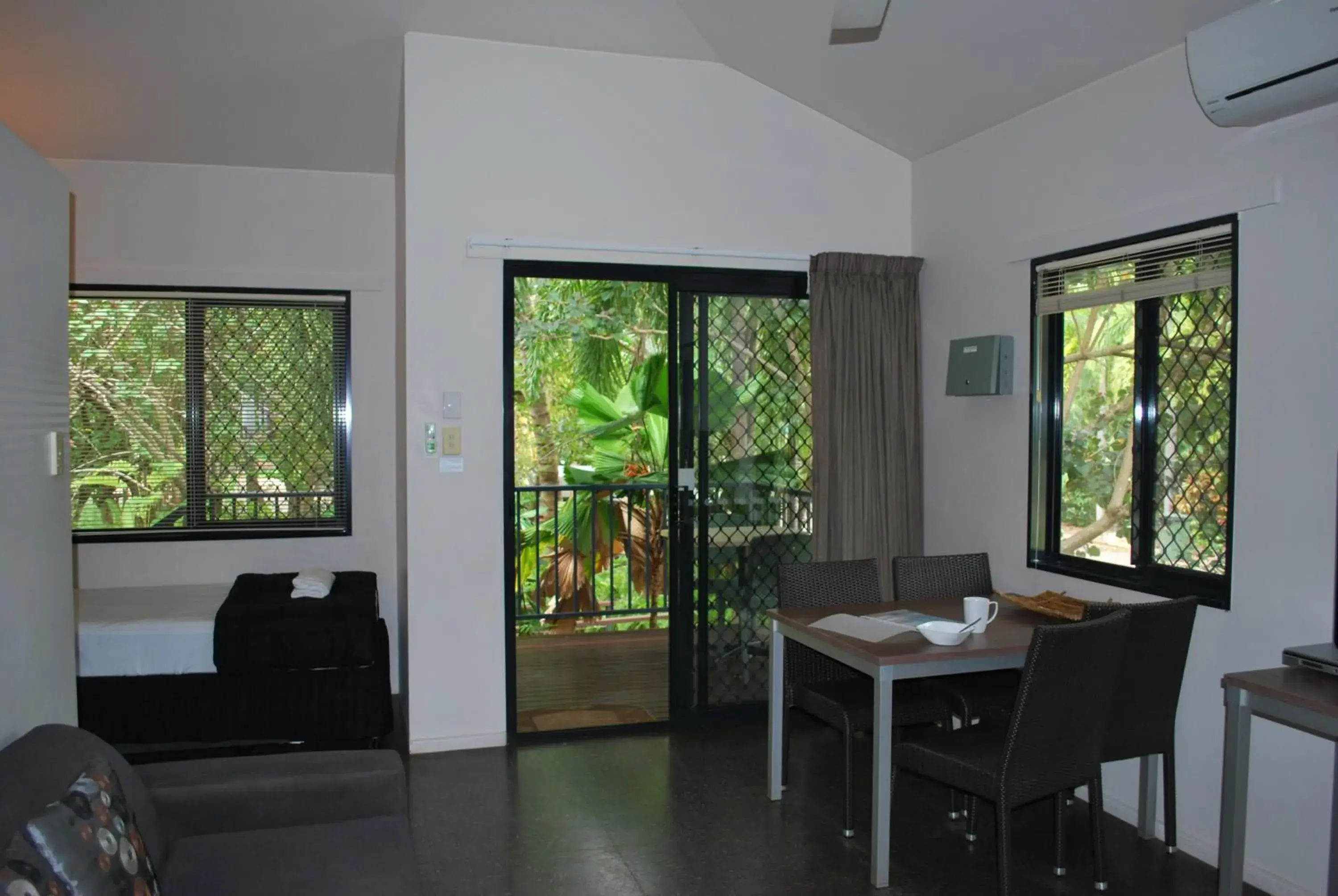 One-Bedroom Rainforest Retreat in Hidden Valley Holiday Park Darwin One-Bedroom Rainforest Retreat in Hidden Valley Holiday Park Darwin