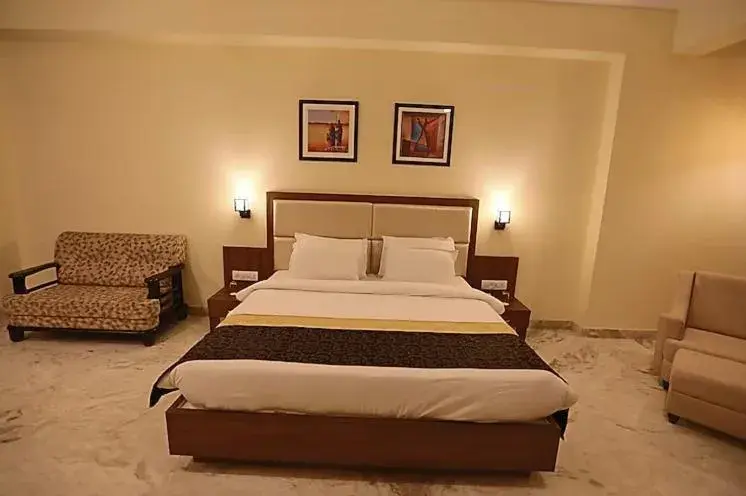 Bedroom, Bed in Regenta Central Mewargarh, Near Biological park Bedroom, Bed in Regenta Central Mewargarh, Near Biological park