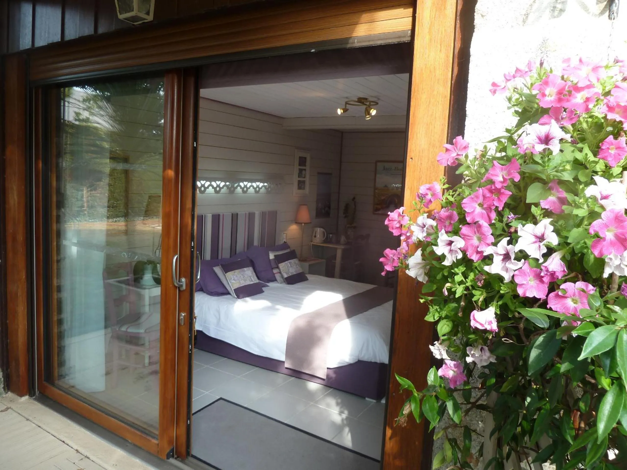 Property building, Bed in Les Bruyères du Mont