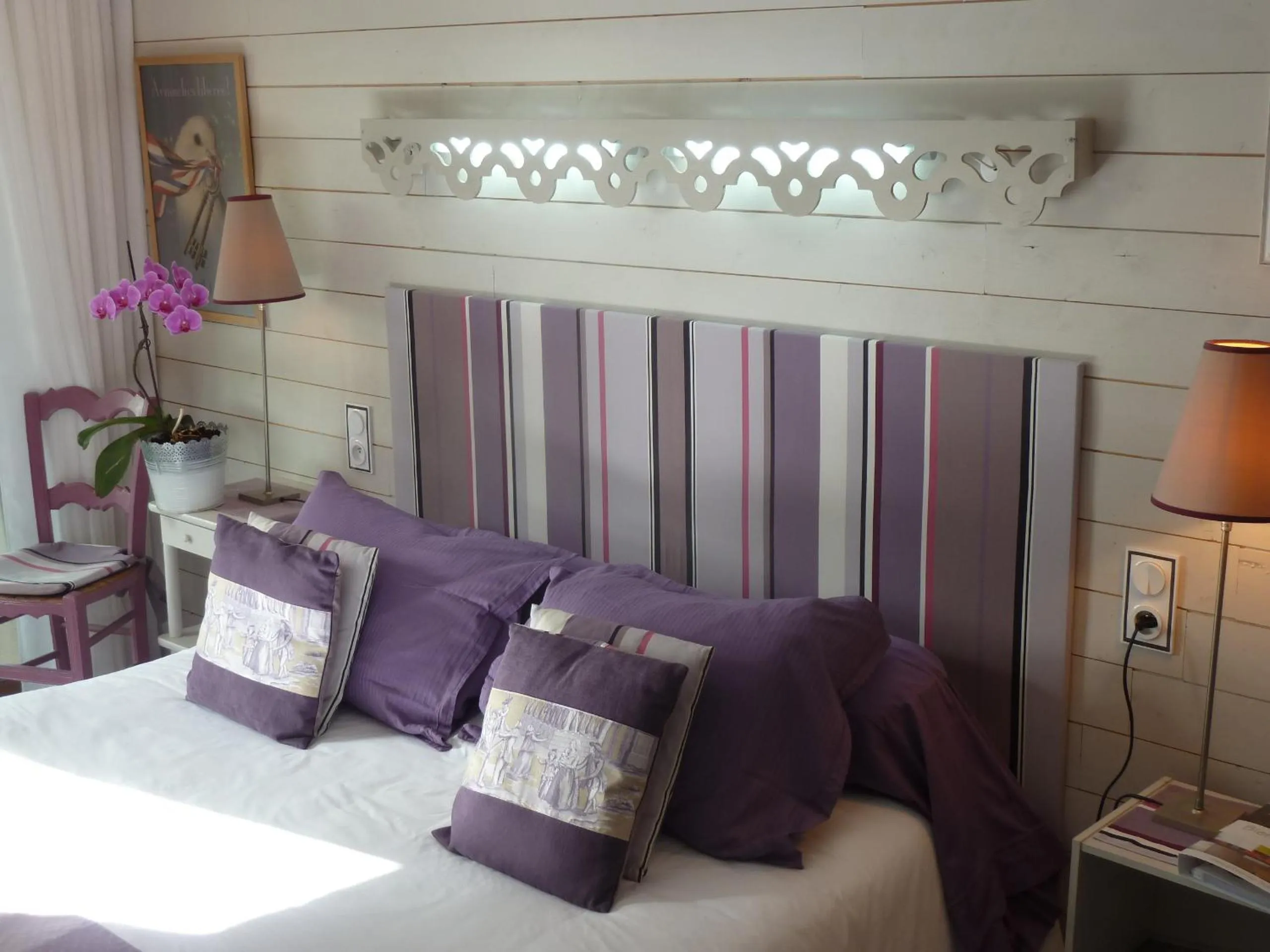 Property building, Bed in Les Bruyères du Mont