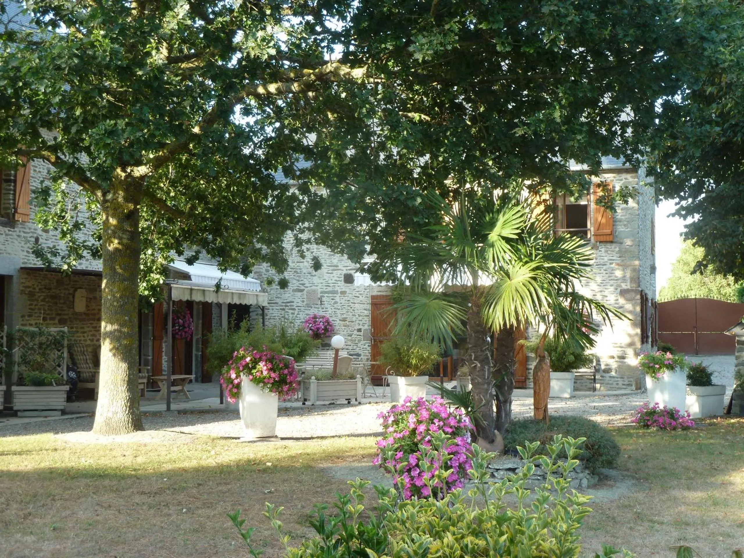 Property building in Les Bruyères du Mont