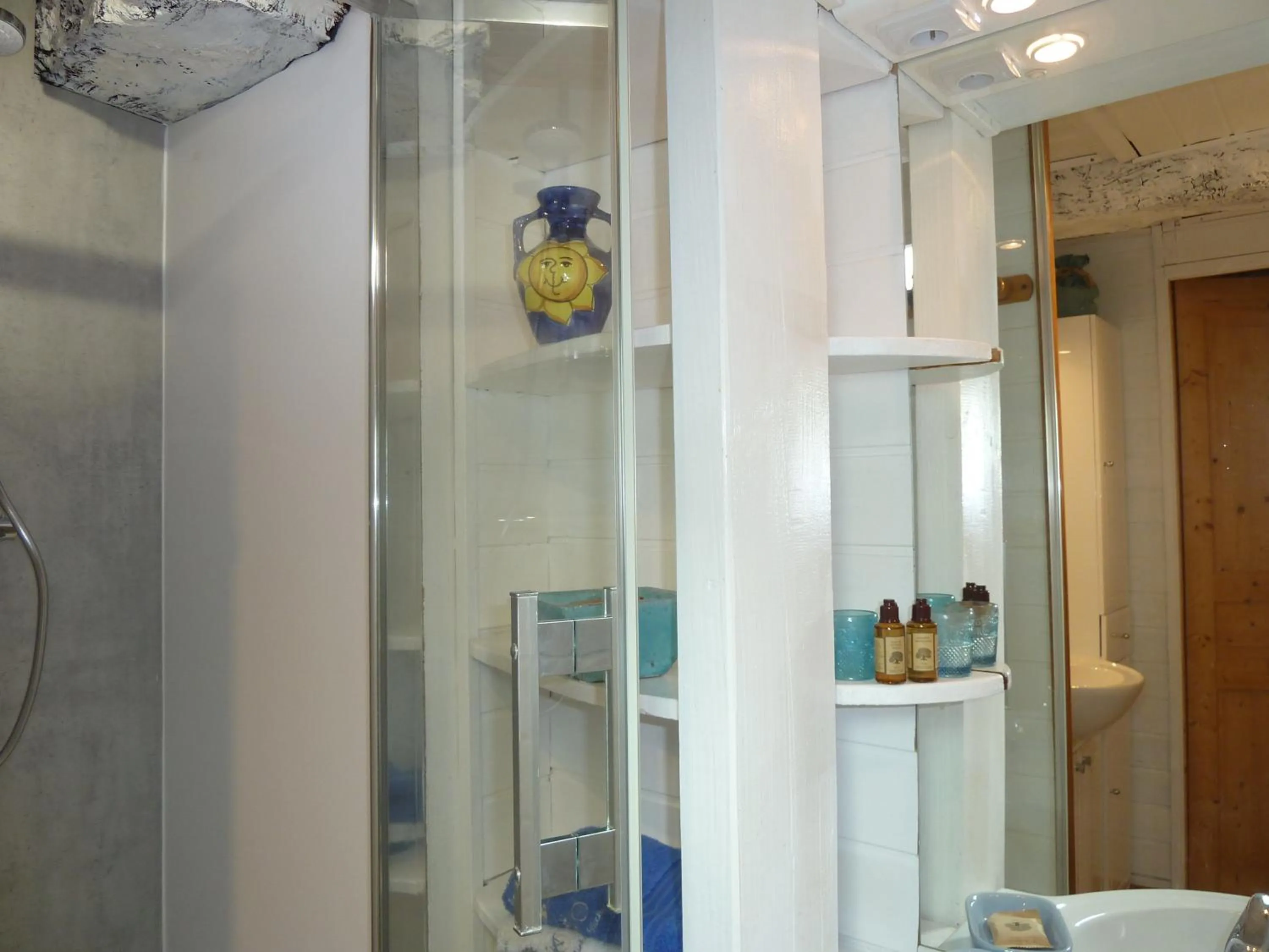 Shower in Les Bruyères du Mont