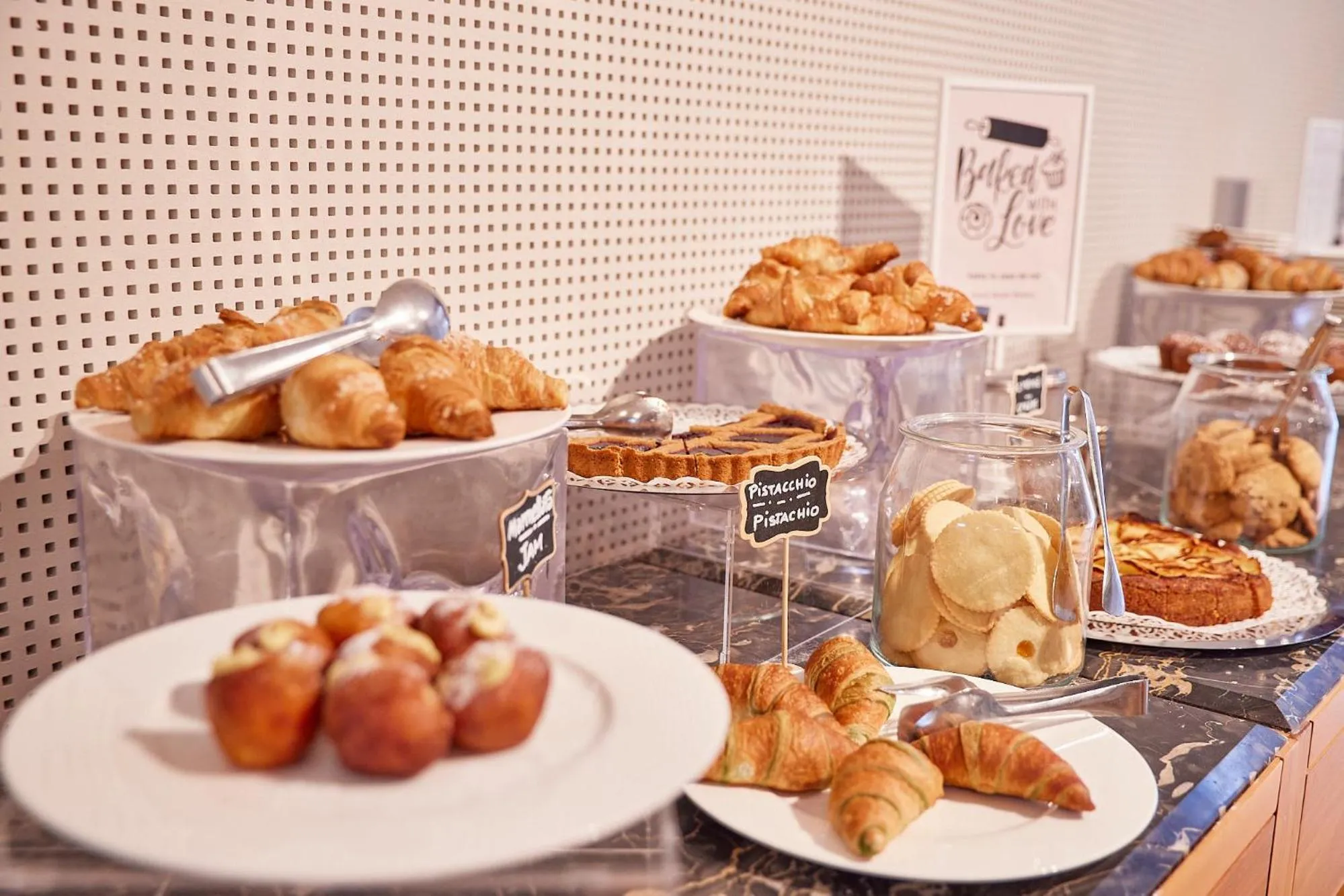 Breakfast in Hotel Veronesi La Torre