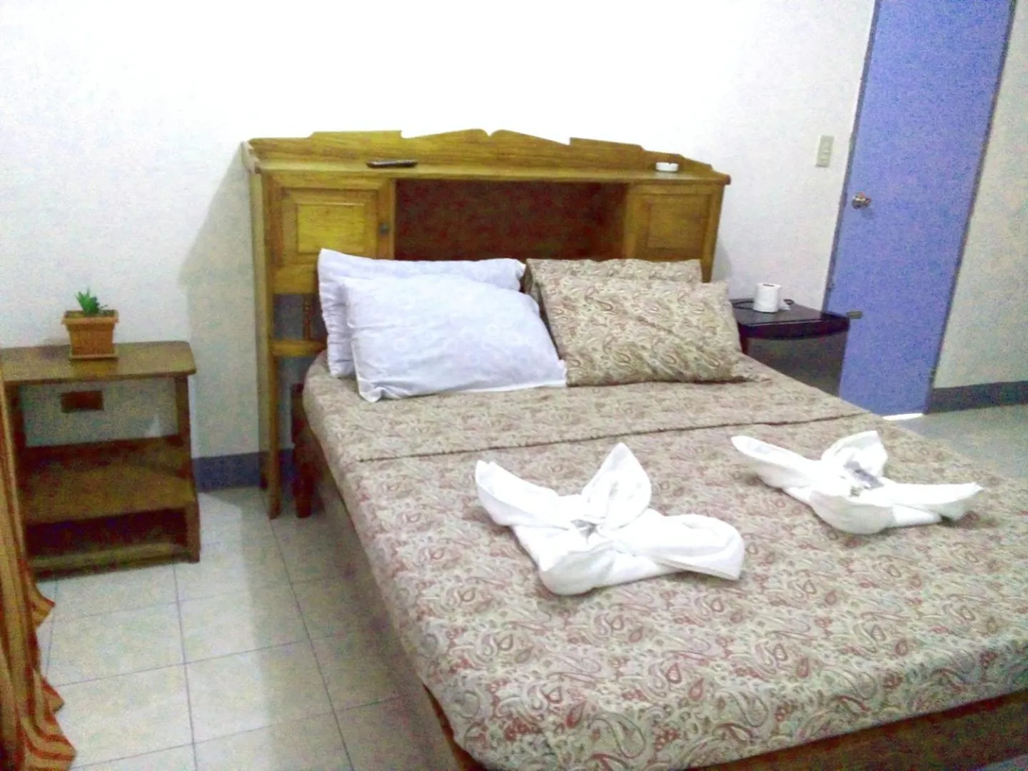 Bed in Gazebo Pools and Restaurant