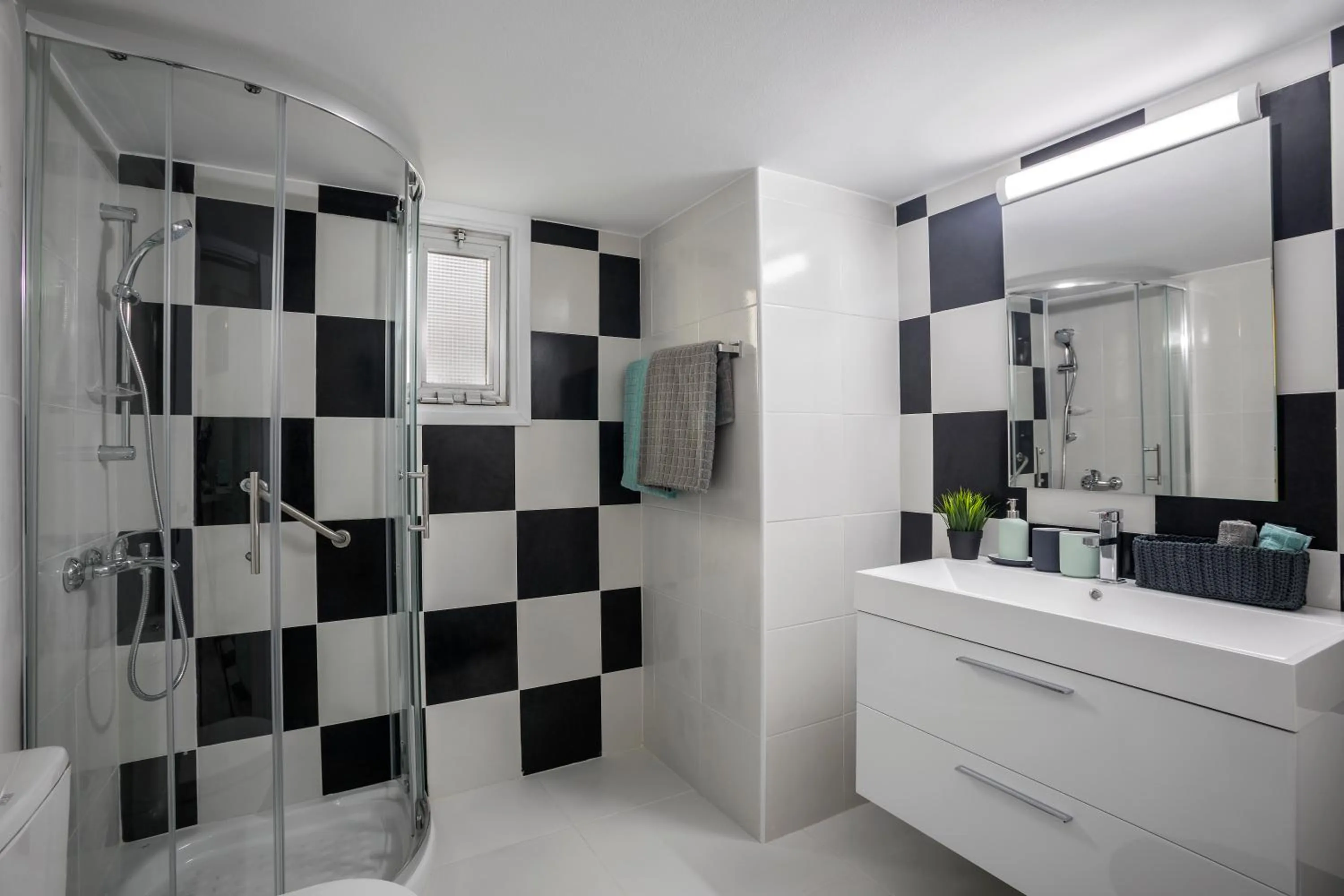 Shower in Castle Holiday Apartments