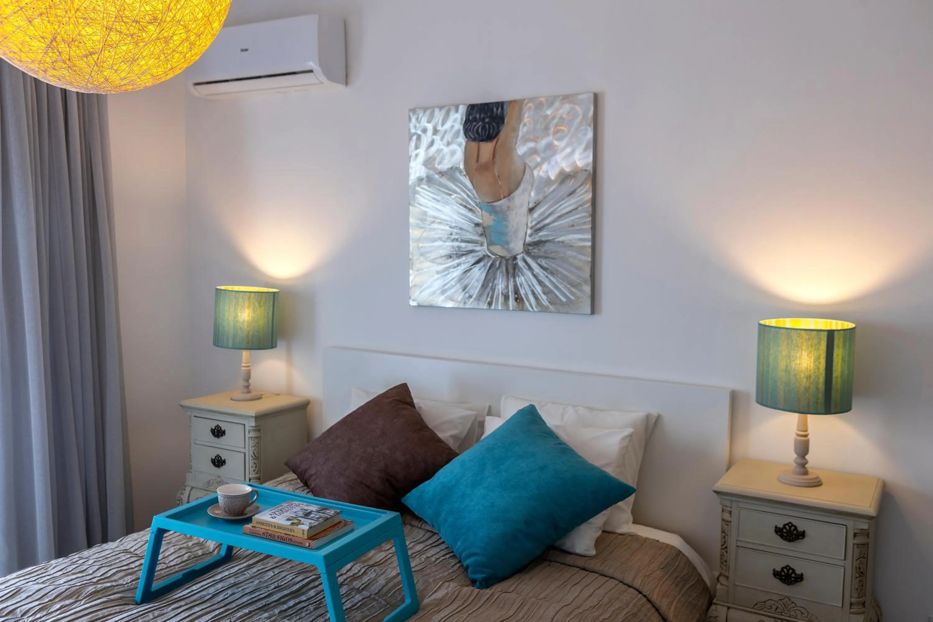 Bed in Castle Holiday Apartments