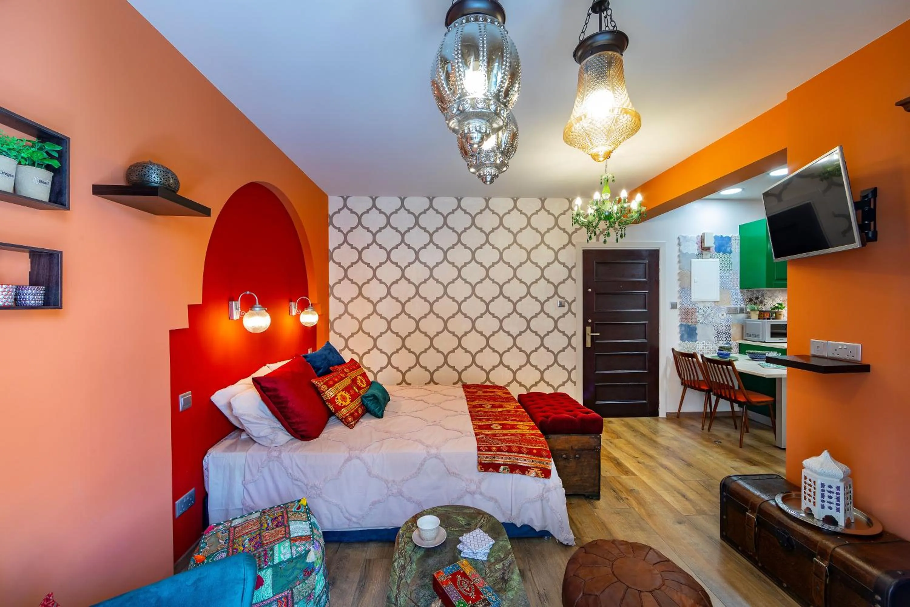 Seating area, Bed in Castle Holiday Apartments