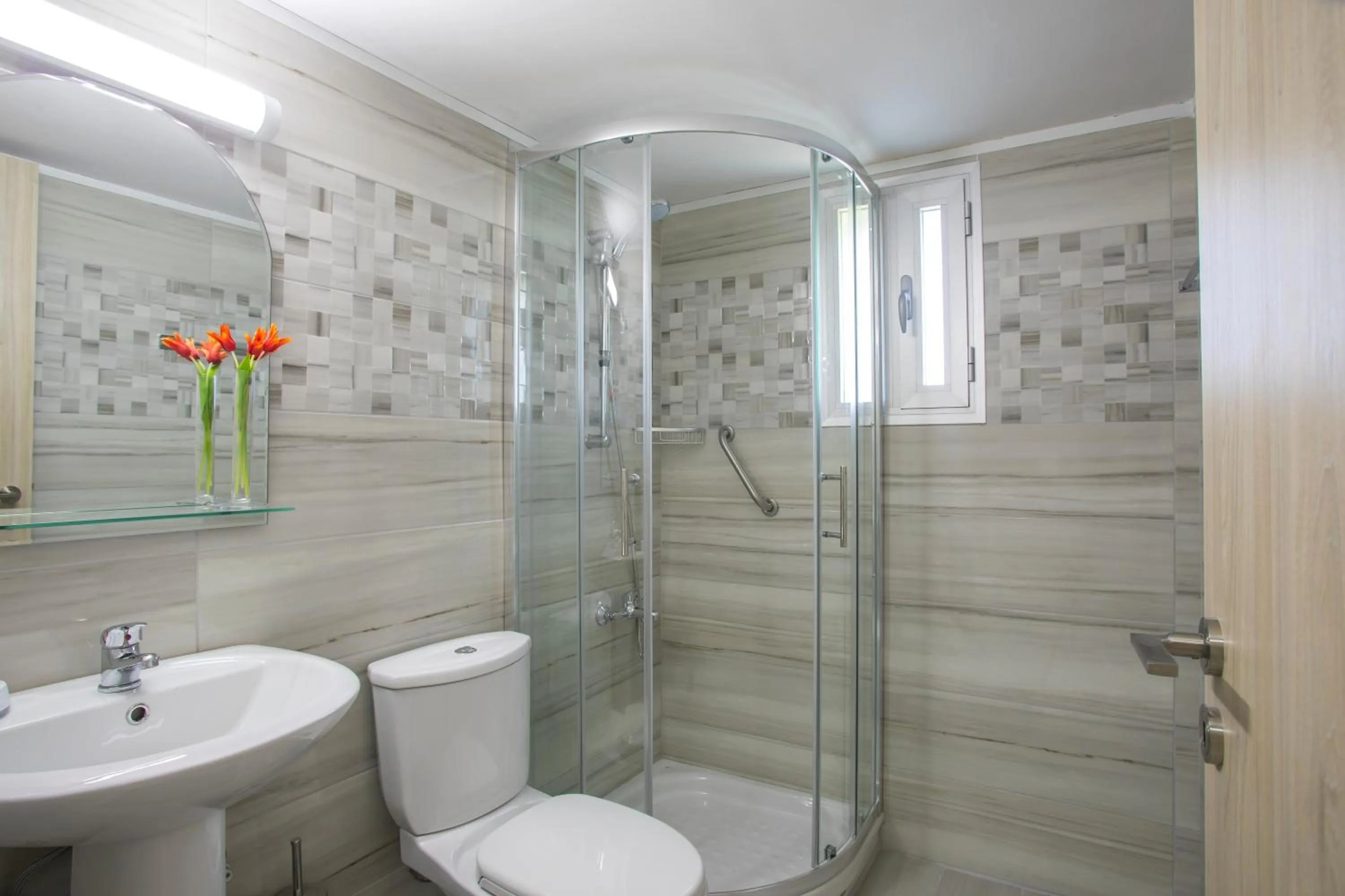 Shower in Castle Holiday Apartments