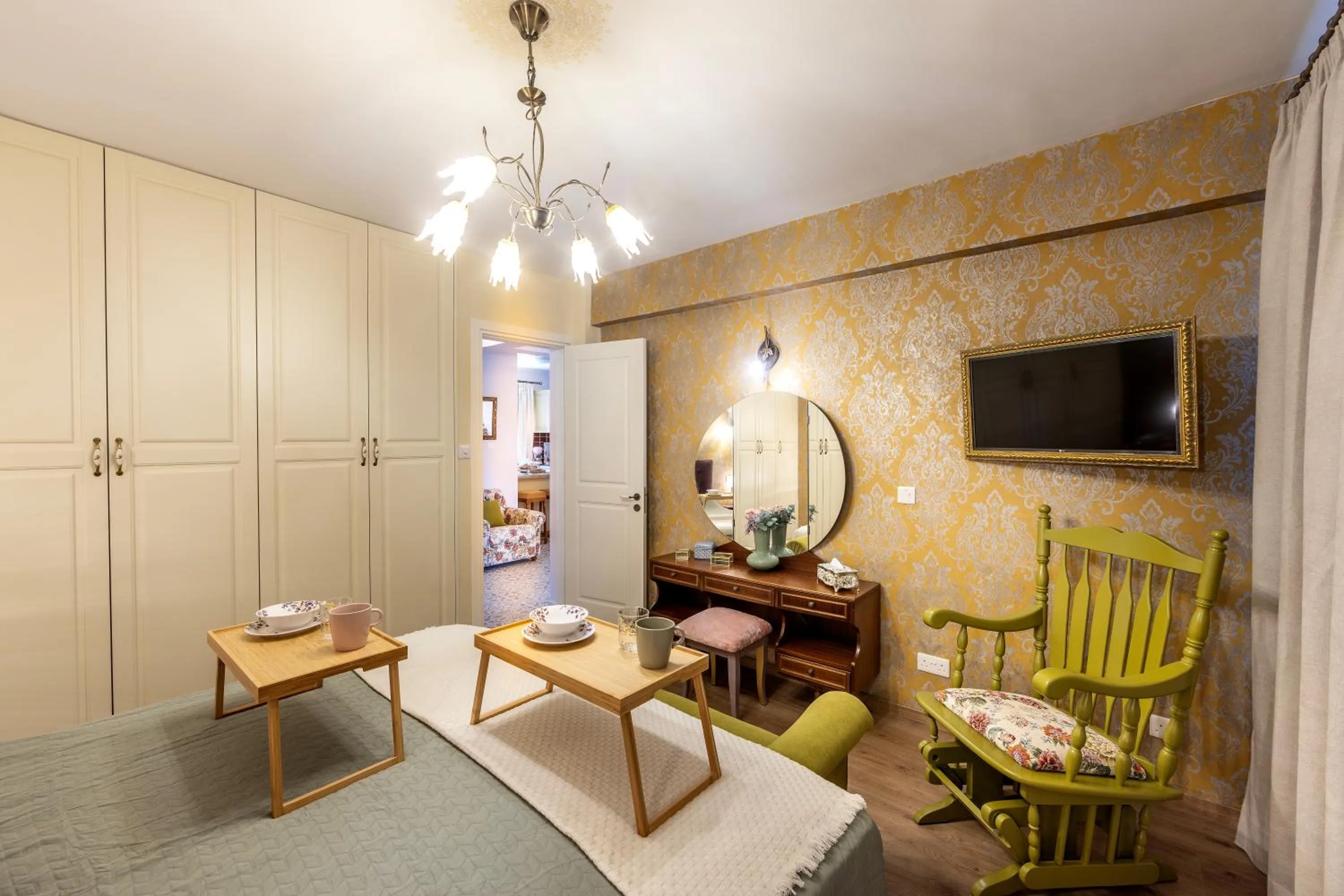 TV and multimedia in Castle Holiday Apartments