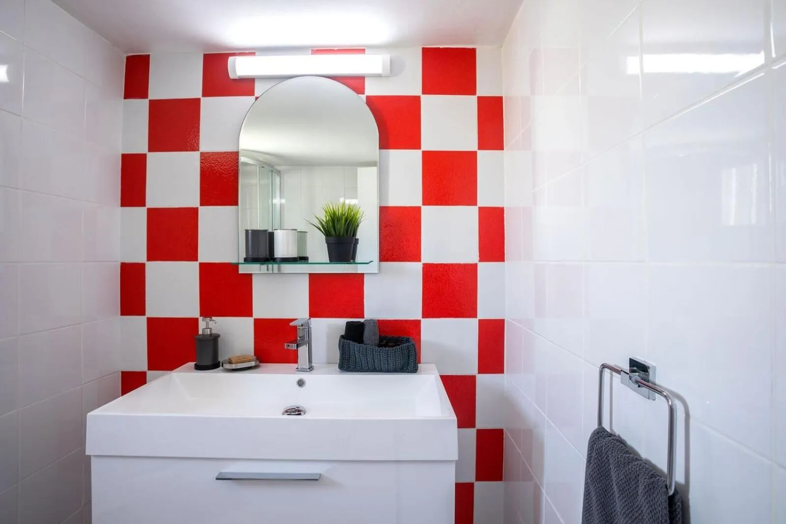 Bathroom in Castle Holiday Apartments