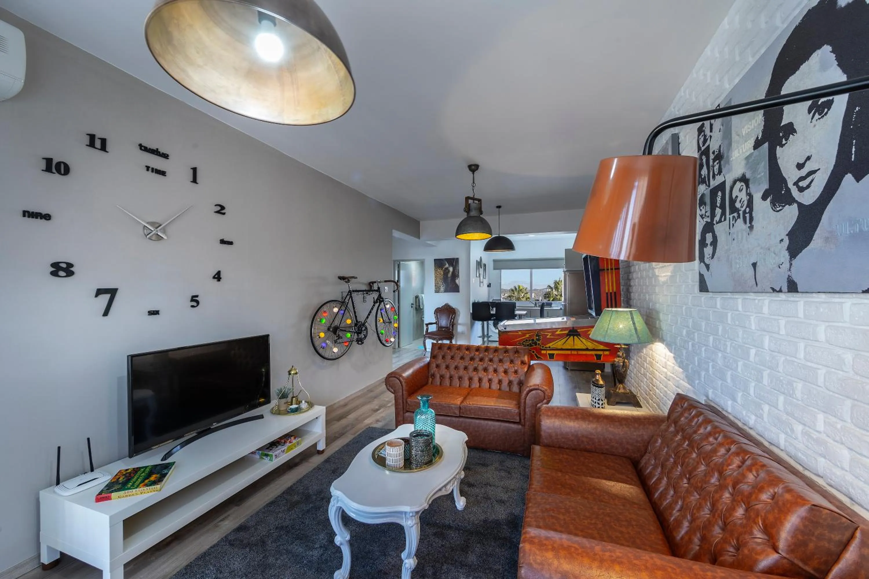 TV and multimedia in Castle Holiday Apartments