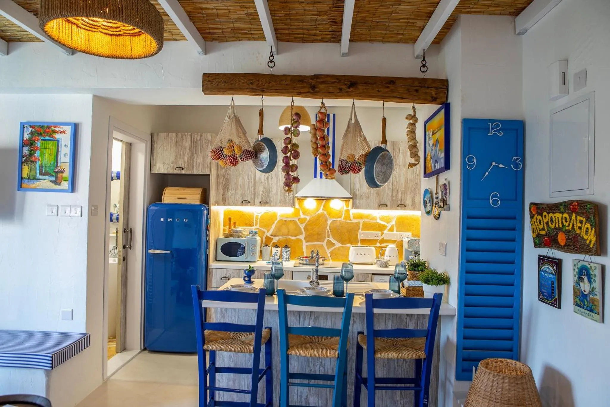 Kitchen or kitchenette in Castle Holiday Apartments