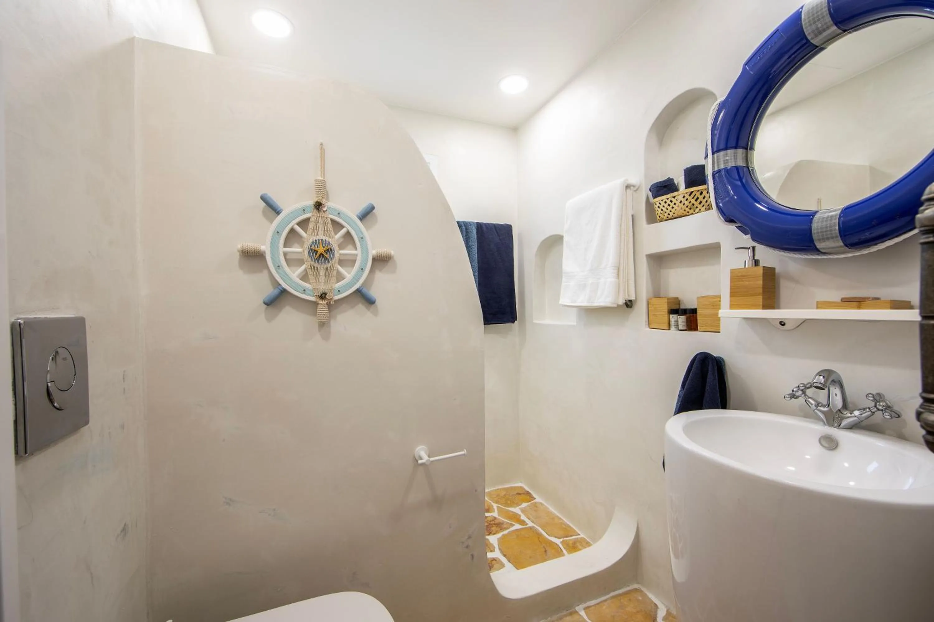 Shower in Castle Holiday Apartments