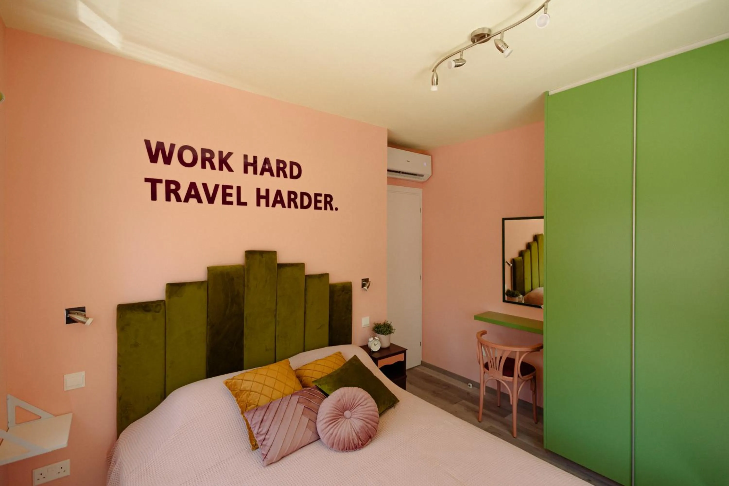 Bed in Castle Holiday Apartments