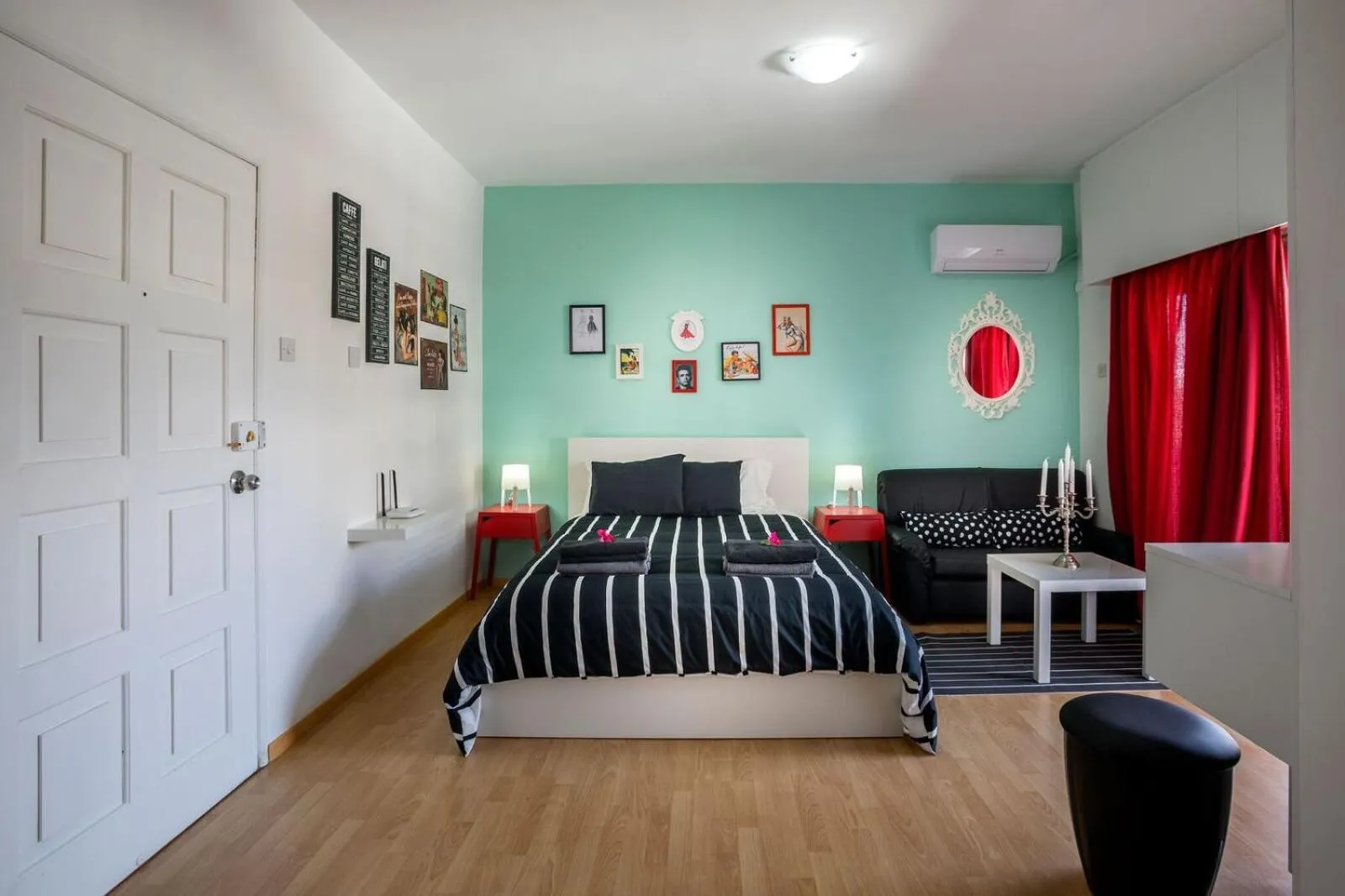 Bed in Castle Holiday Apartments