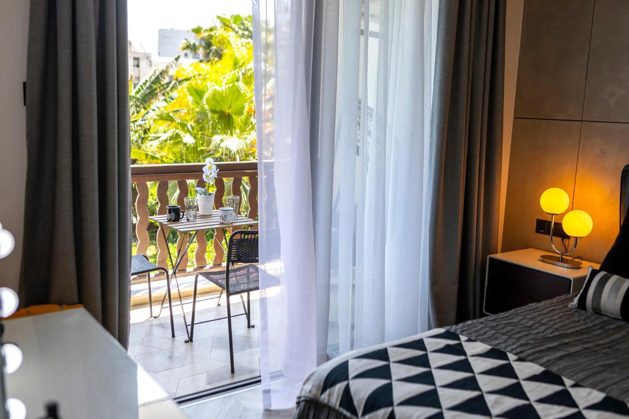 Bed in Castle Holiday Apartments