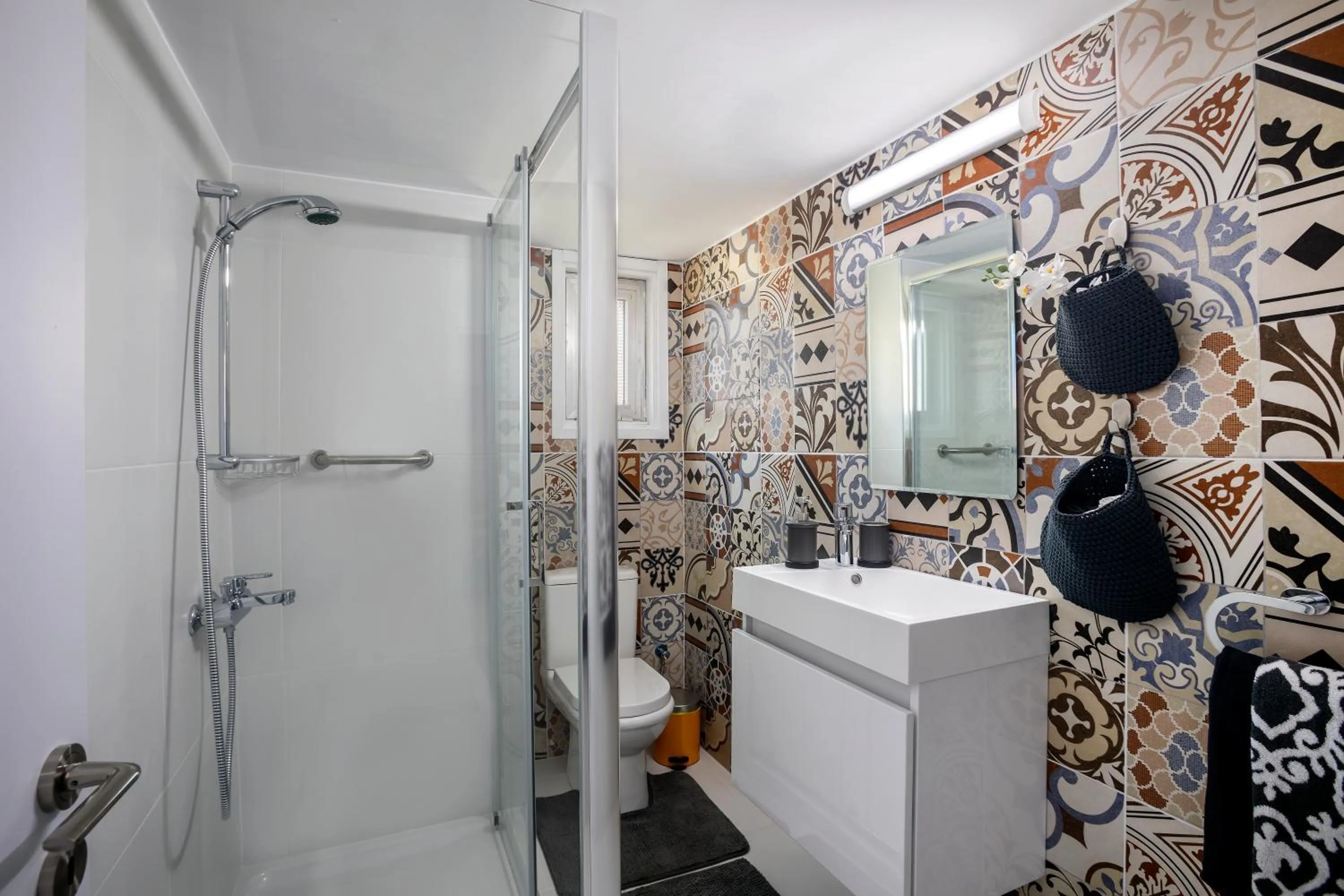 Shower in Castle Holiday Apartments