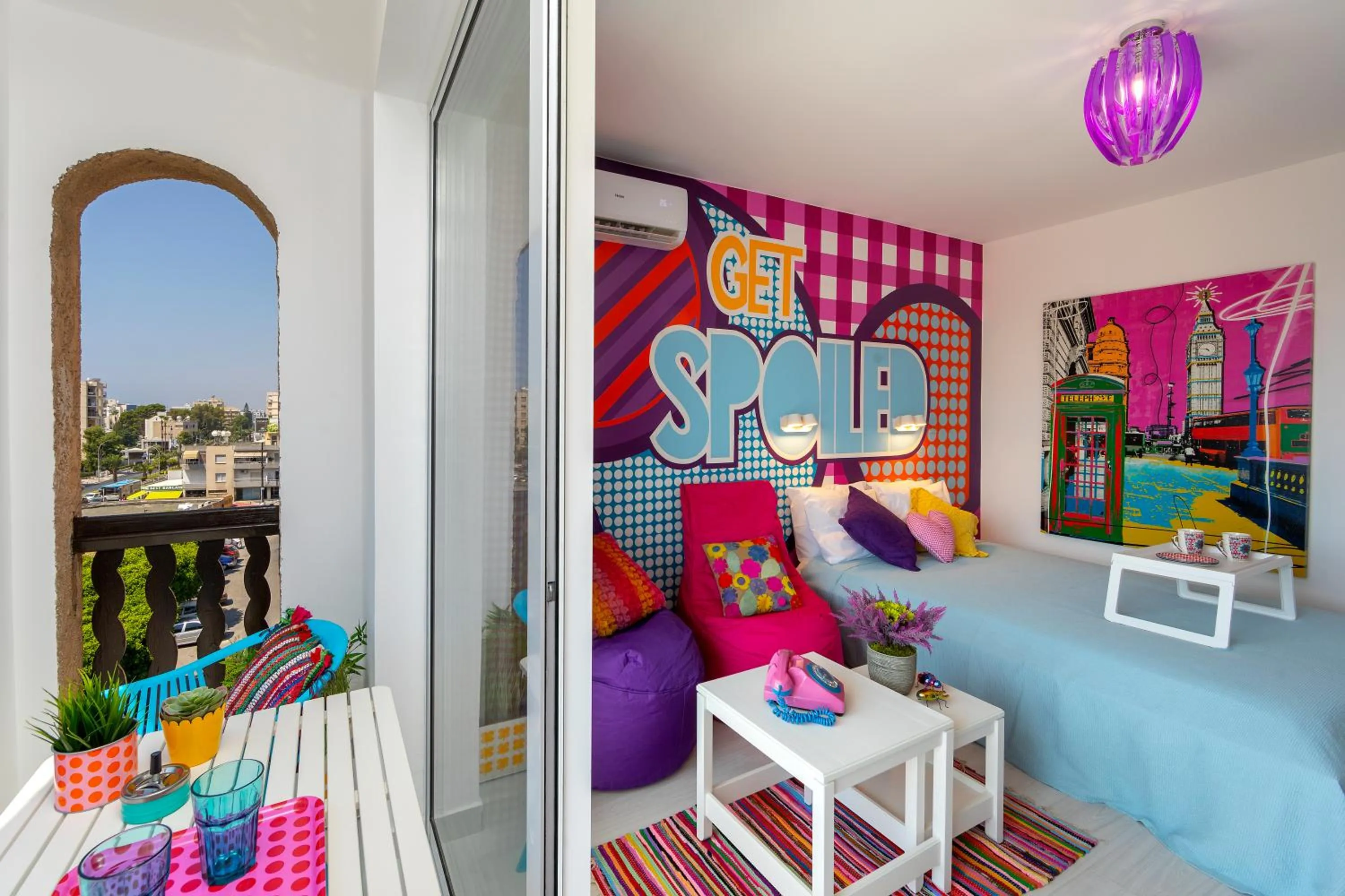 Bed in Castle Holiday Apartments