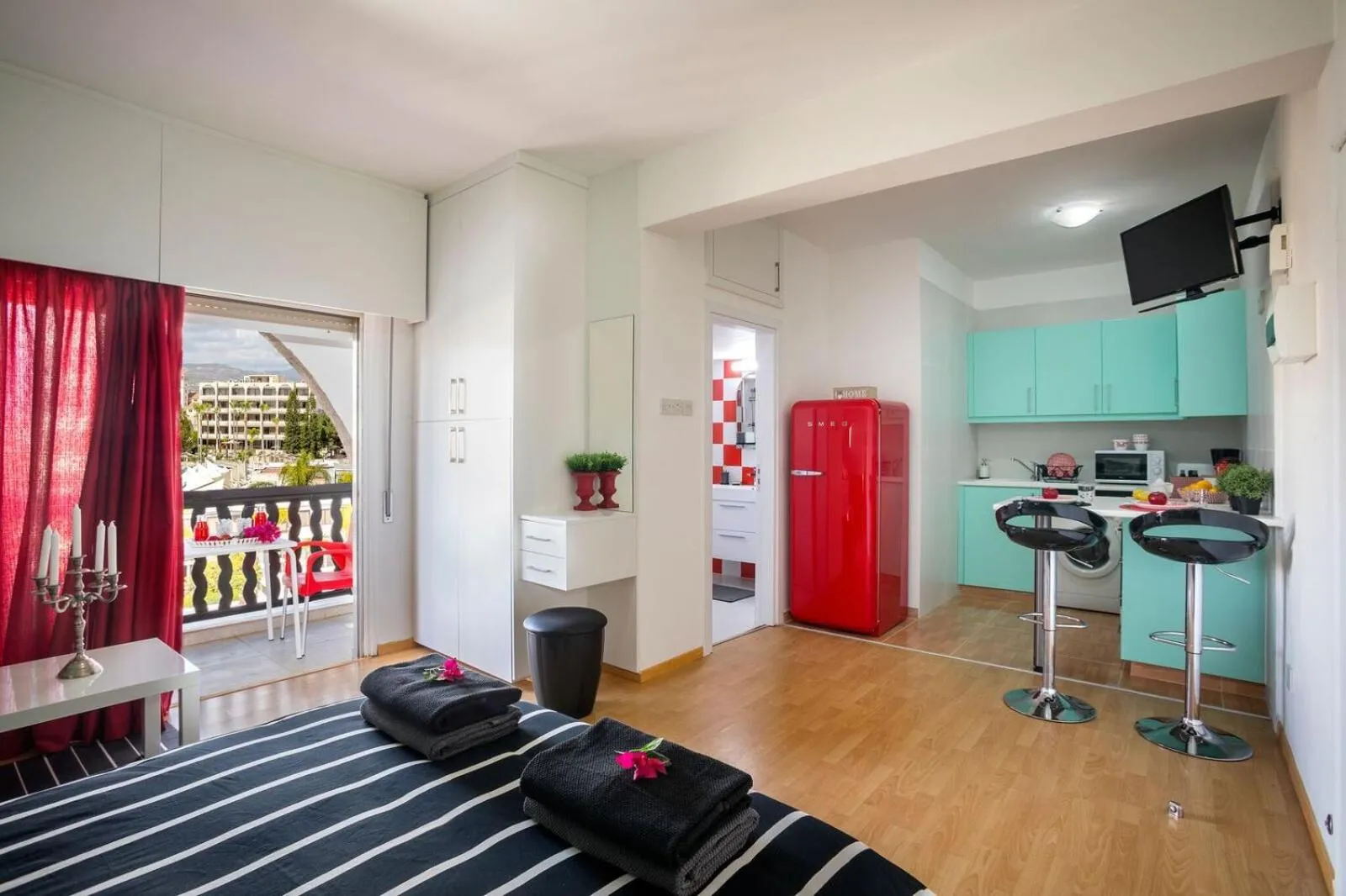 Bed in Castle Holiday Apartments