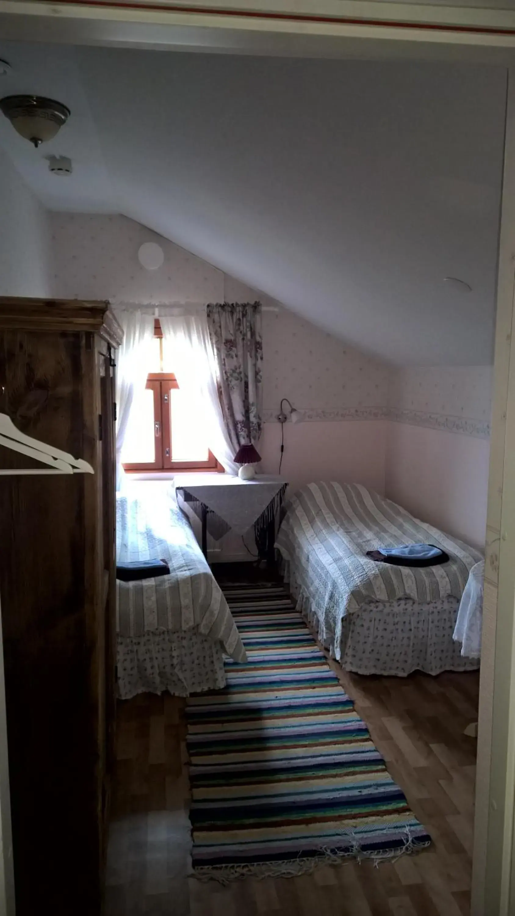 Twin Room with Shared Bathroom in Majatalo Martta Twin Room with Shared Bathroom in Majatalo Martta