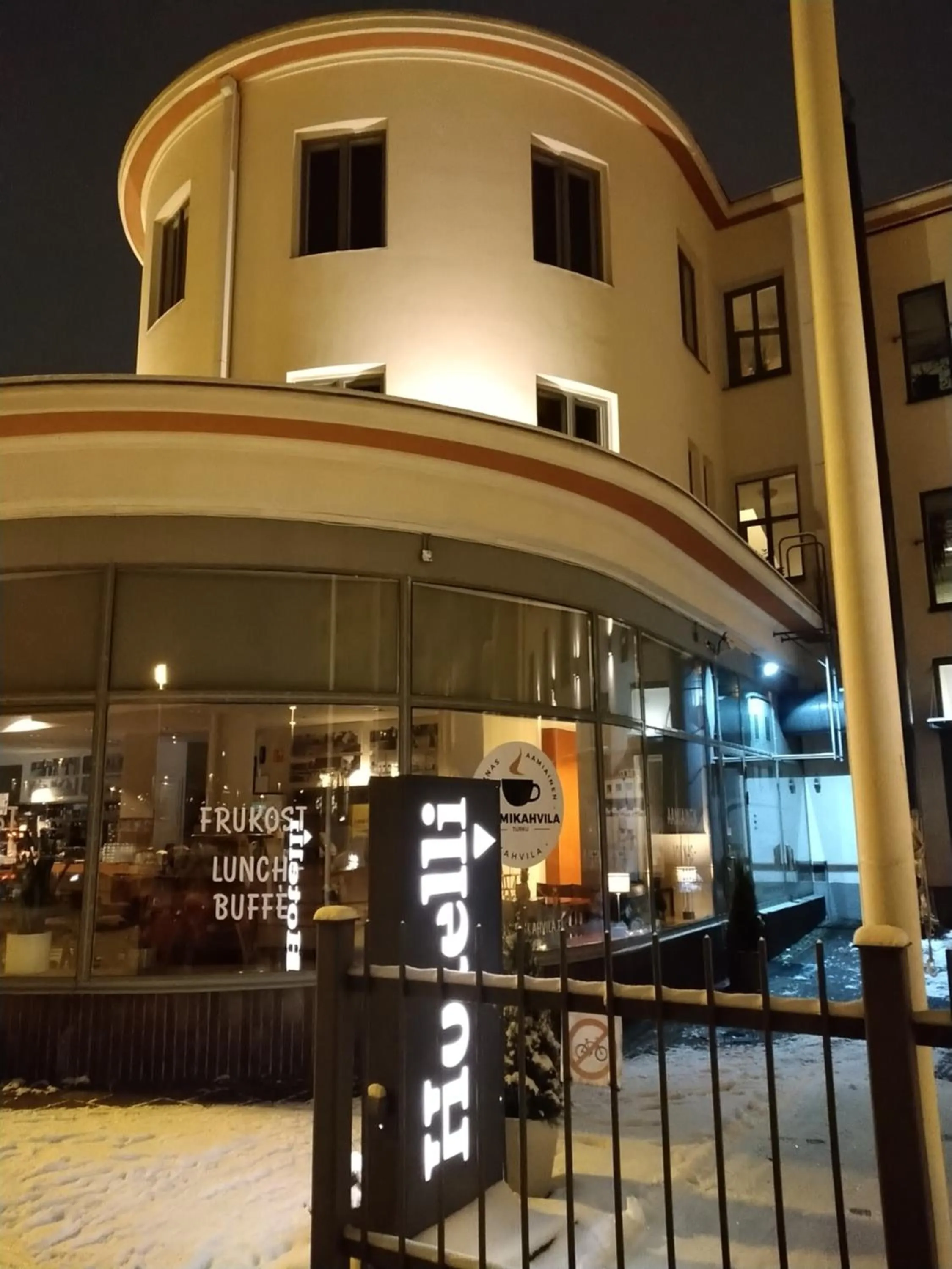 Property building in Hotelli Helmi