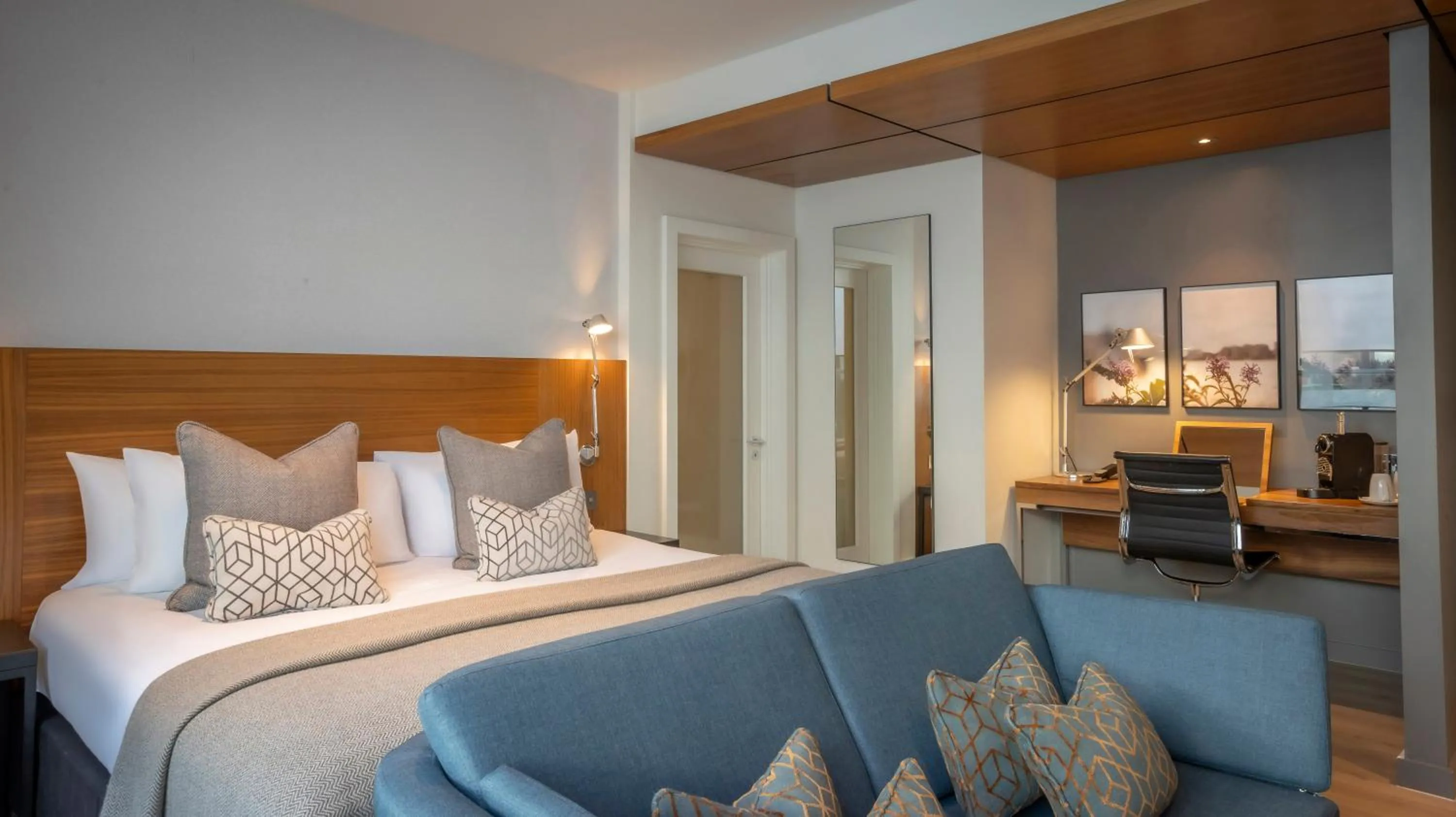 Bedroom, Bed in Clayton Hotel London Wall