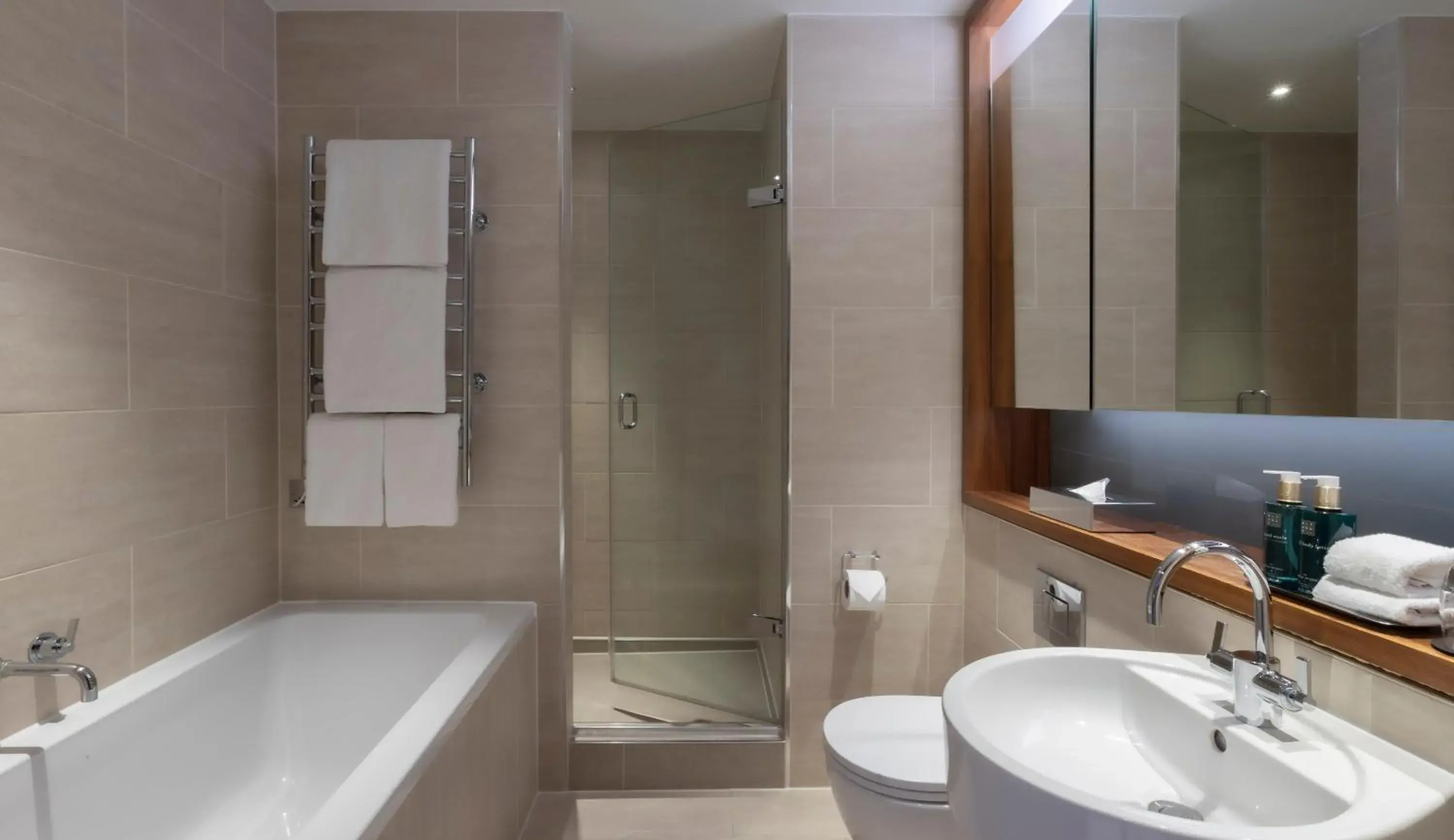 Bathroom in Clayton Hotel London Wall Bathroom in Clayton Hotel London Wall