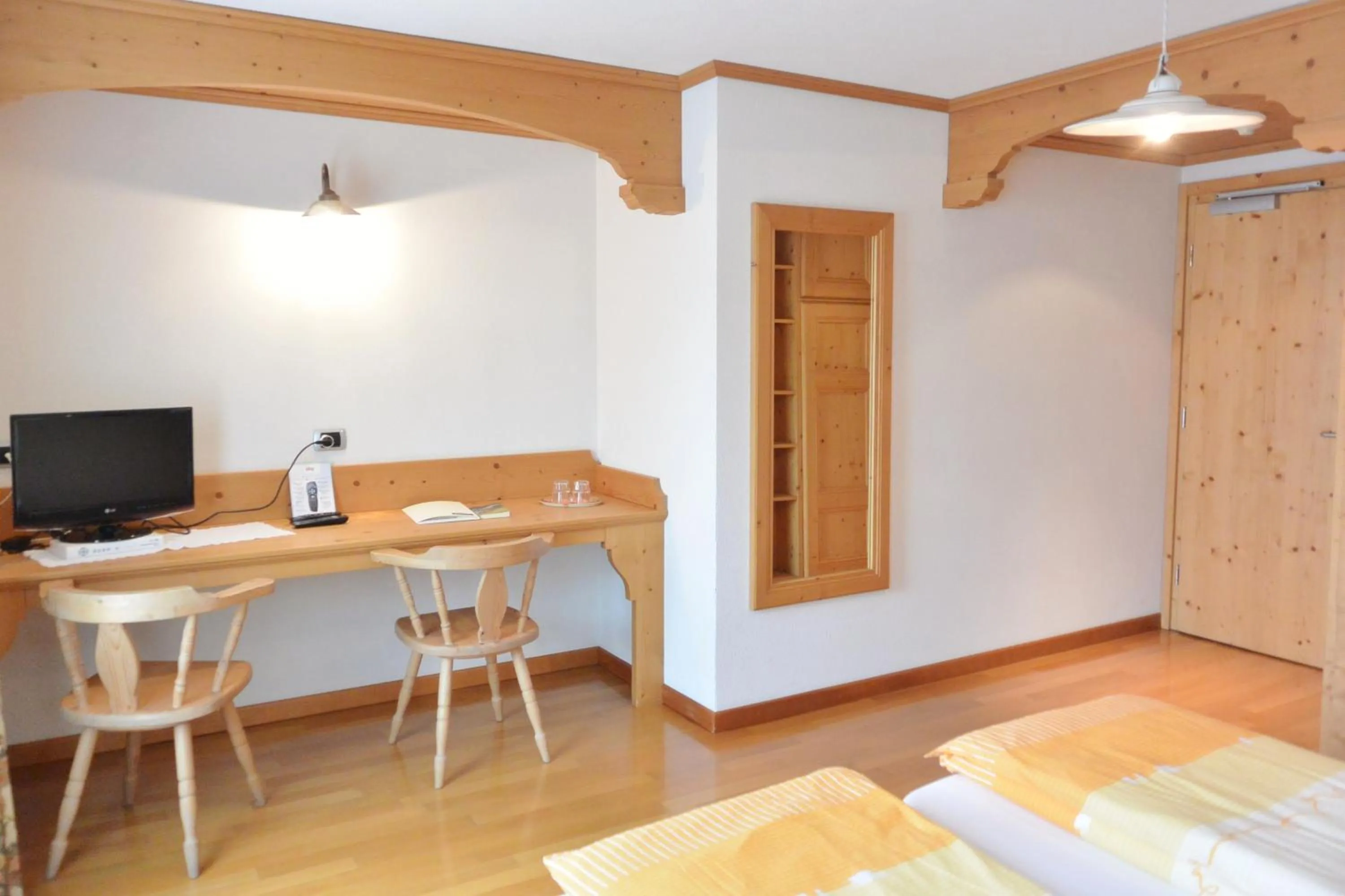 Bed in Hotel Garnì al Plan