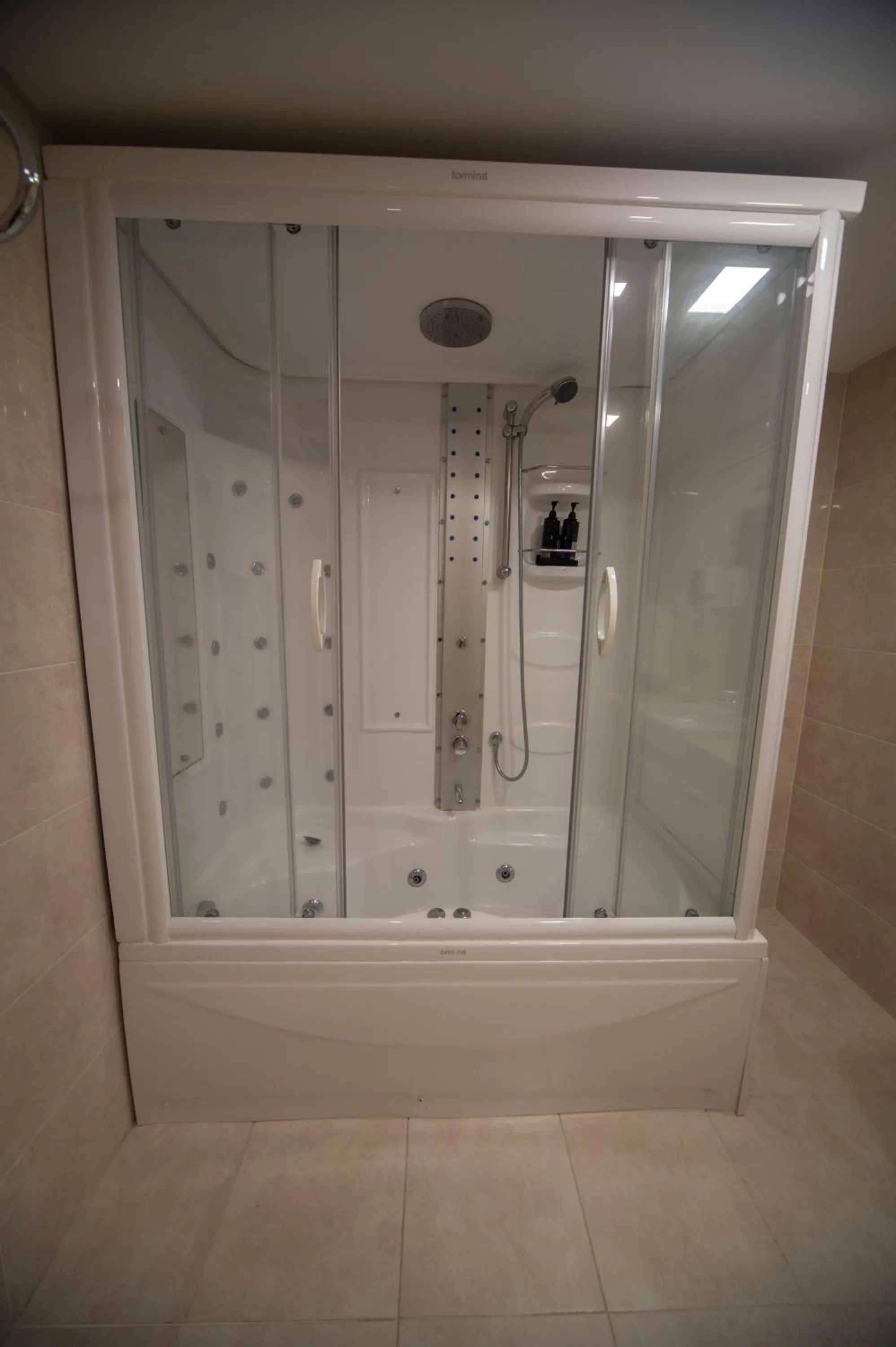 Shower in Grand İtimat Hotel