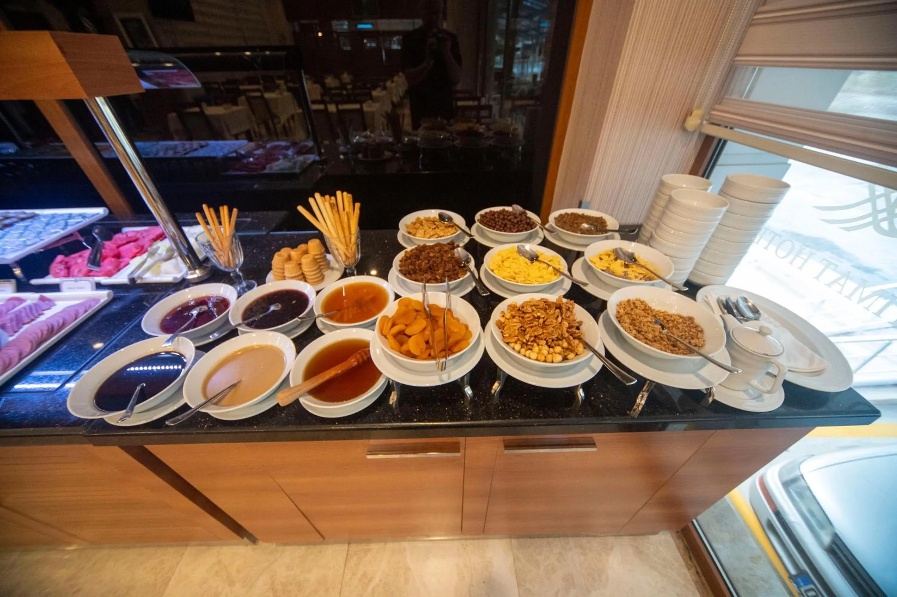Buffet breakfast in Grand İtimat Hotel