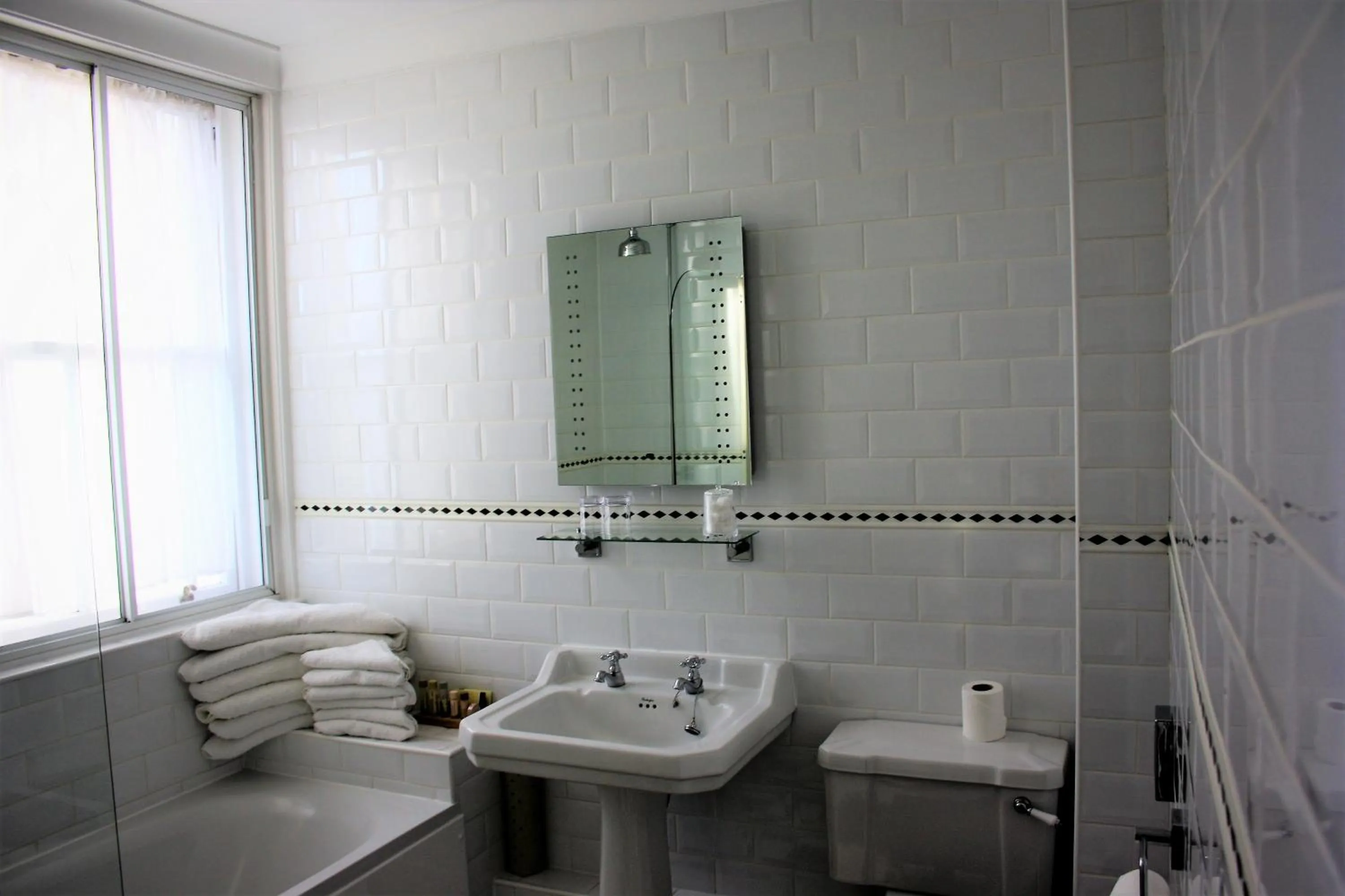 Bathroom in Thanington Hotel