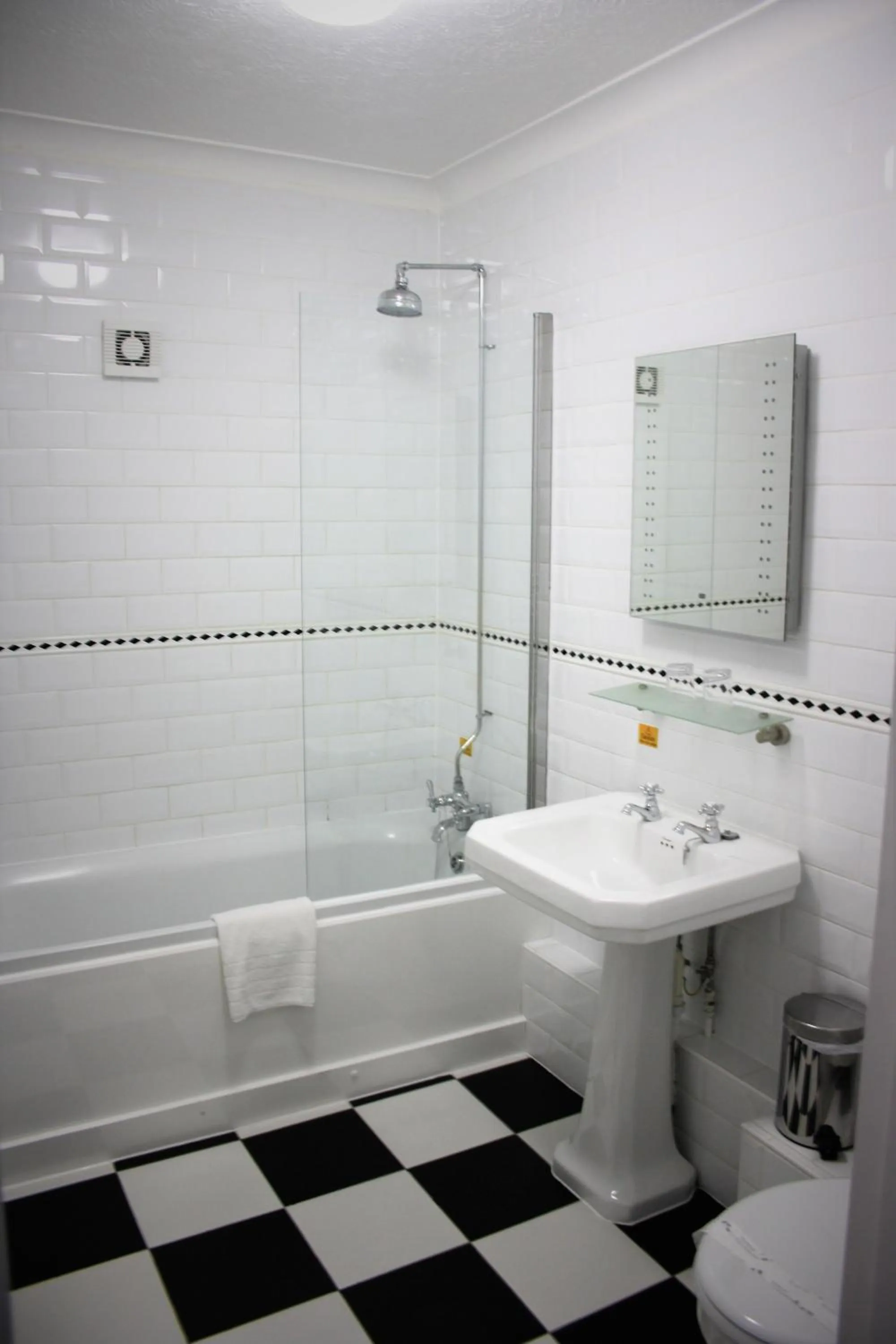 Bathroom in Thanington Hotel