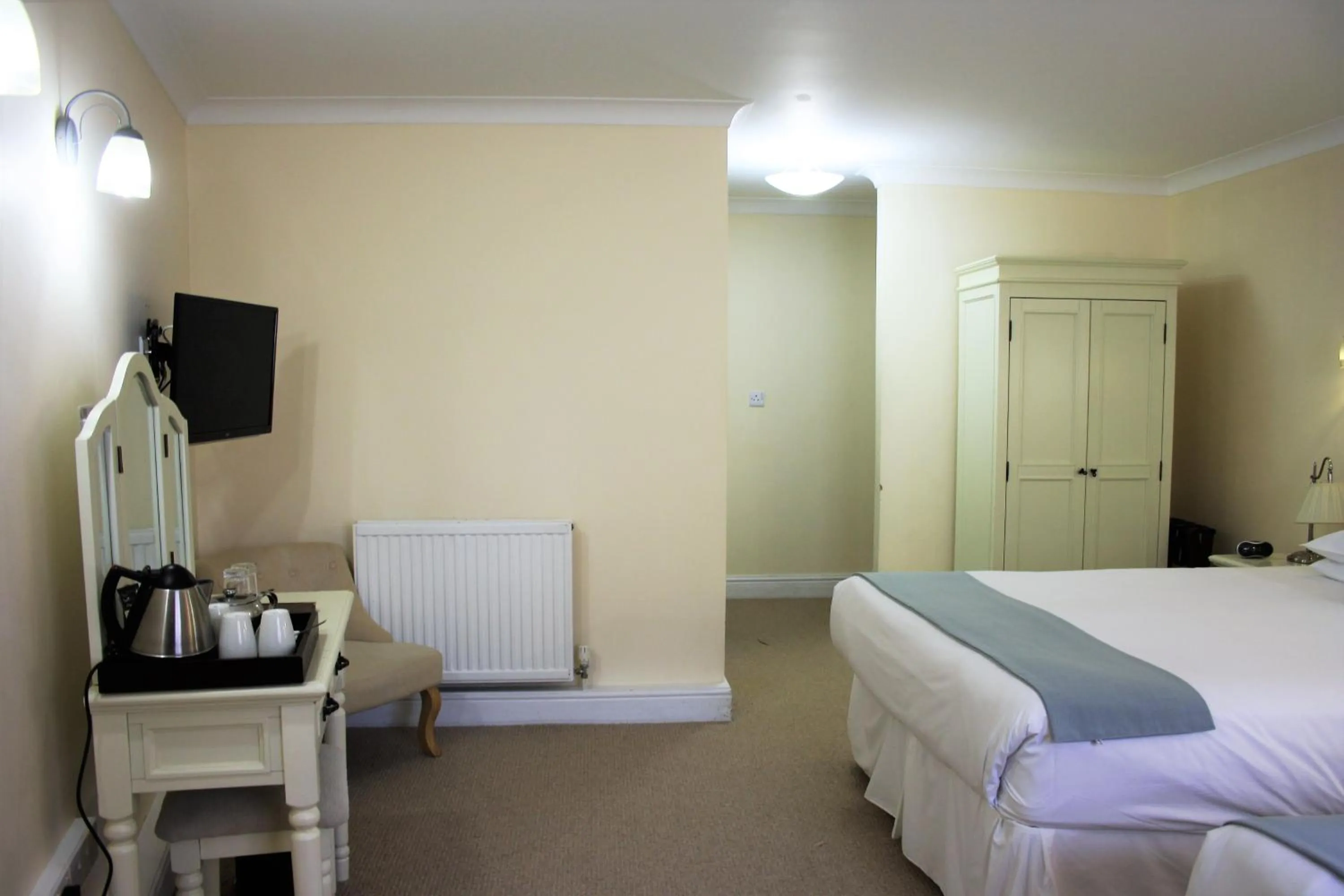 TV and multimedia, Bed in Thanington Hotel