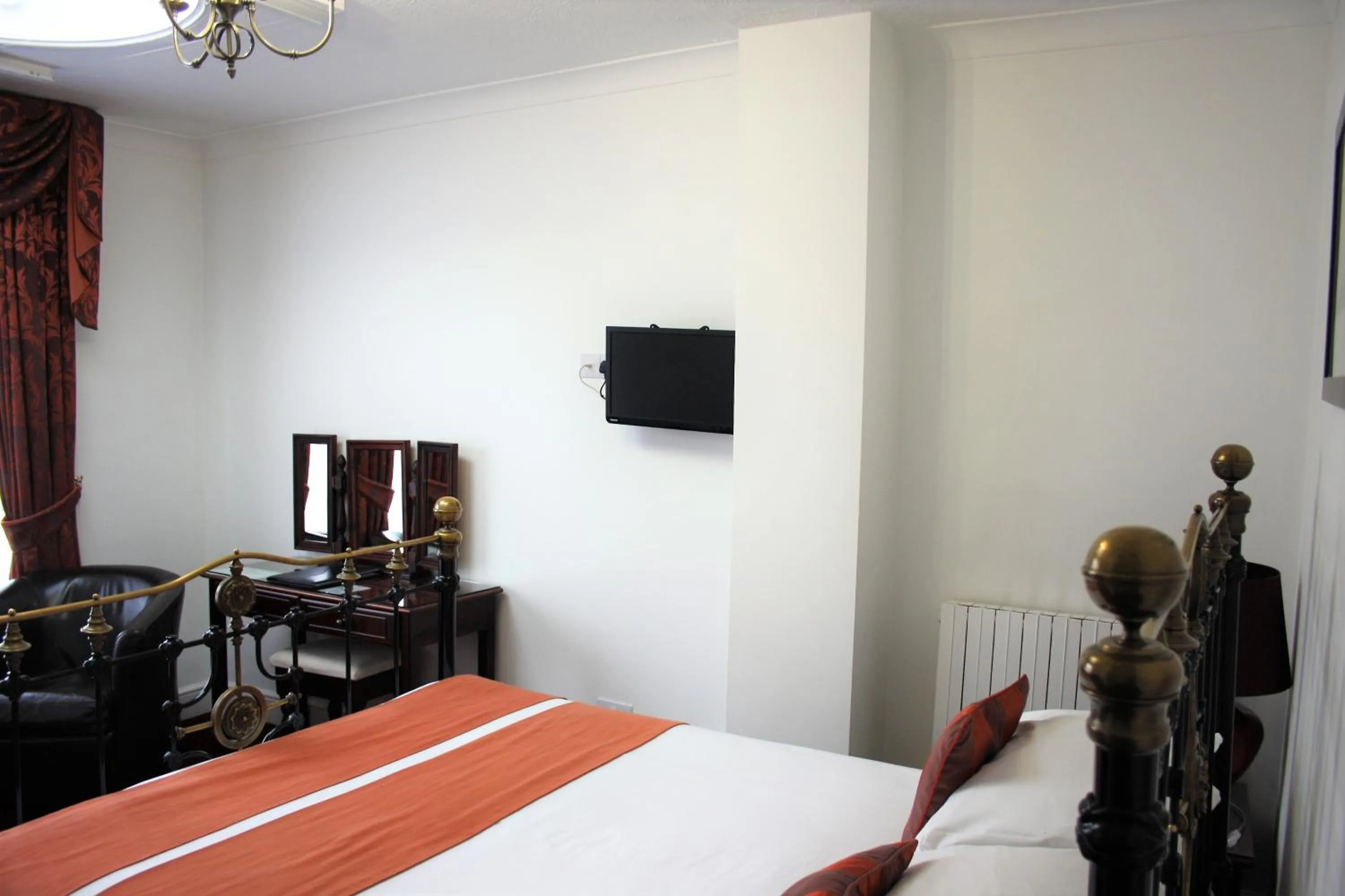 Bedroom, Bed in Thanington Hotel