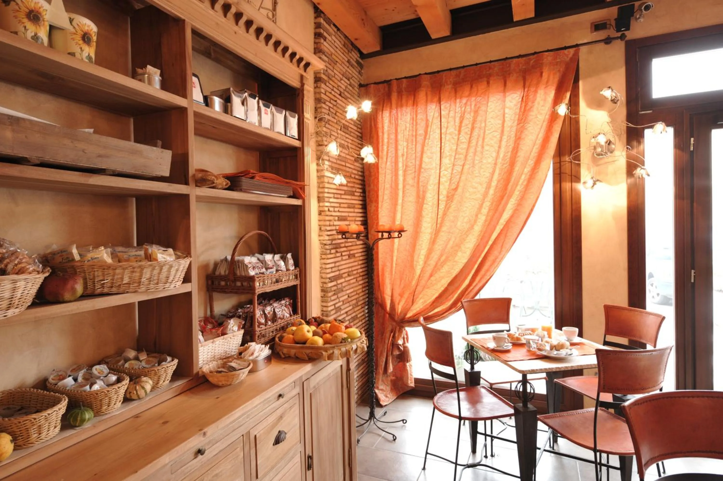 Restaurant/places to eat in Hotel San Pietro