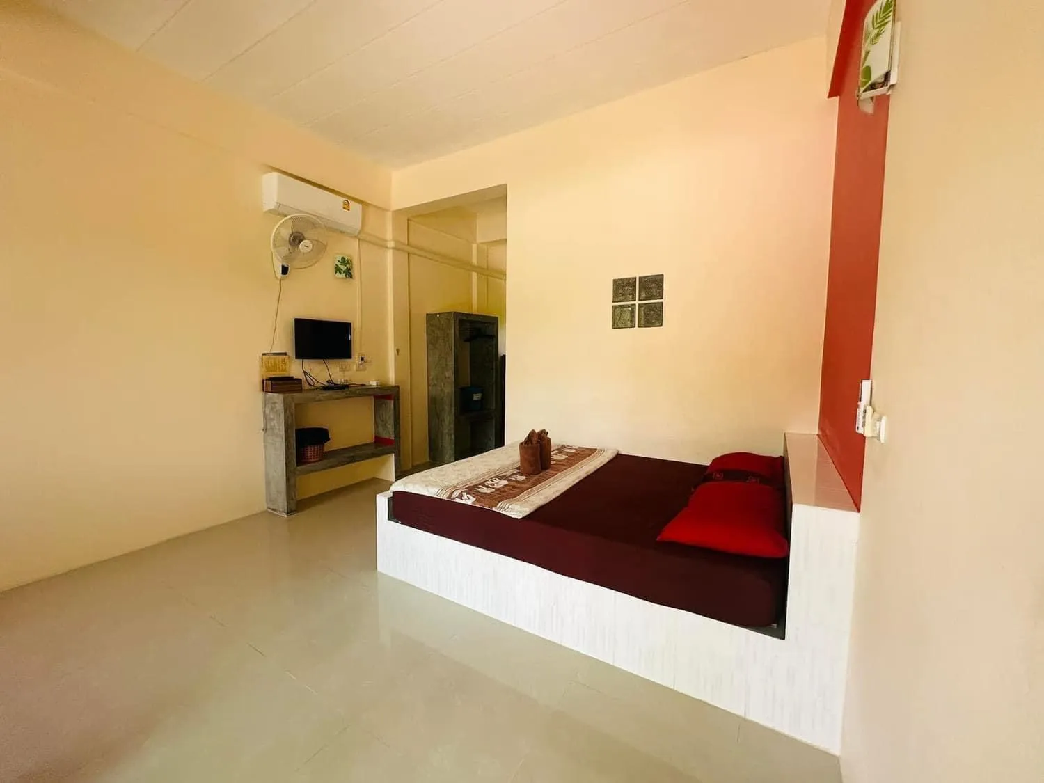 Bed in Budchui Guesthouse