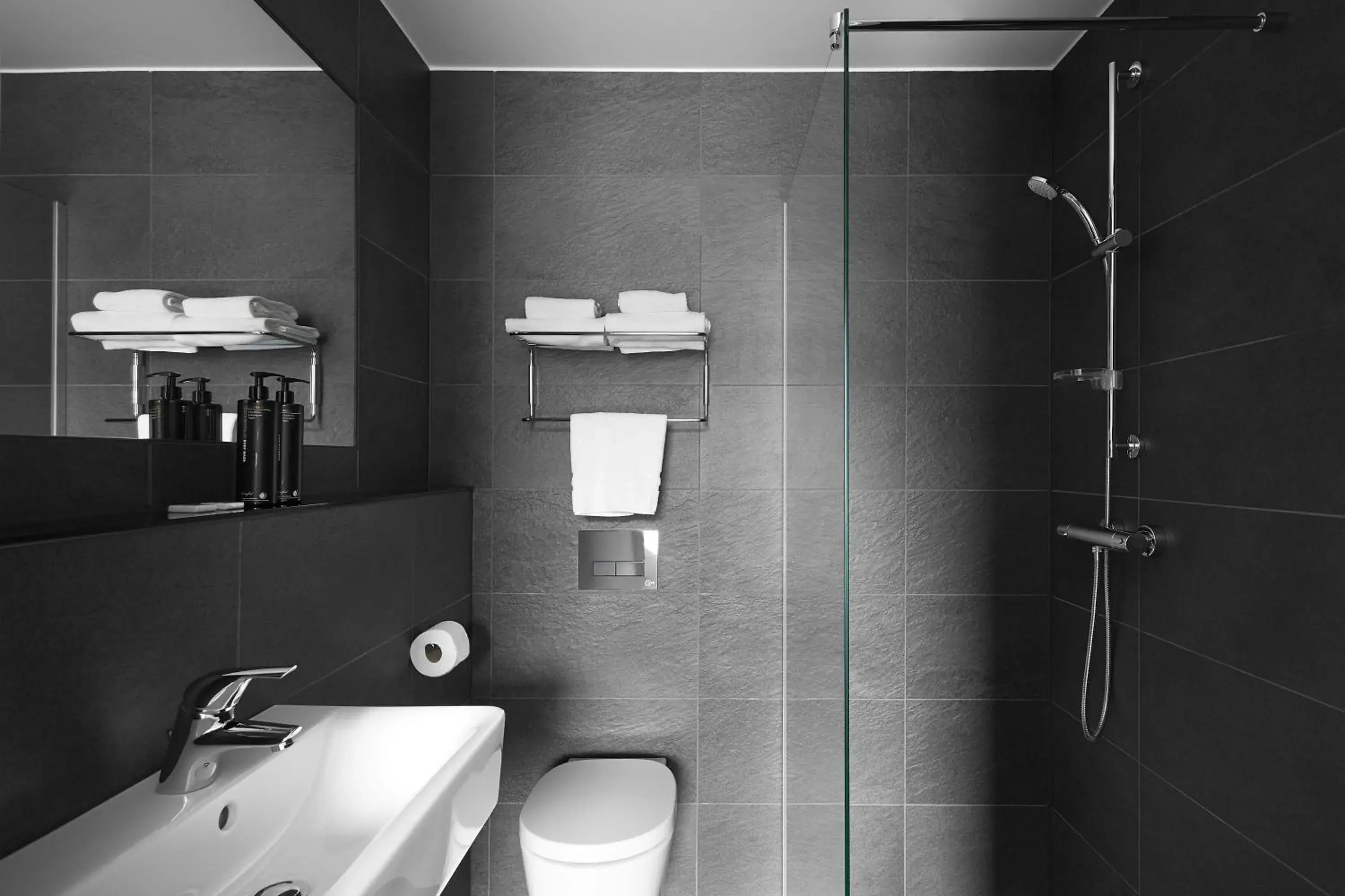 Bathroom in The Social Hub Groningen Bathroom in The Social Hub Groningen