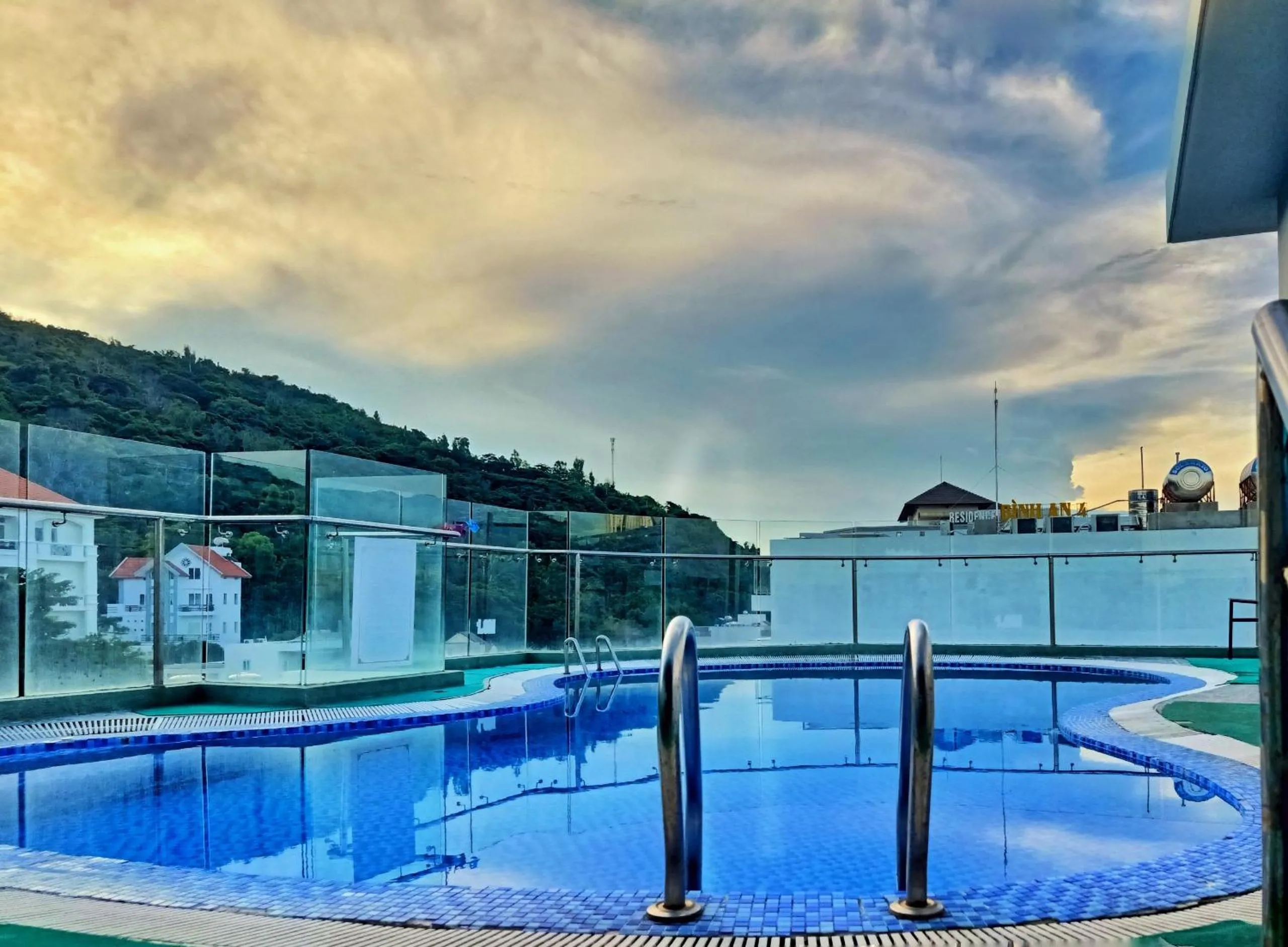 Swimming pool in BH Residence Inn Hotel & Apartment