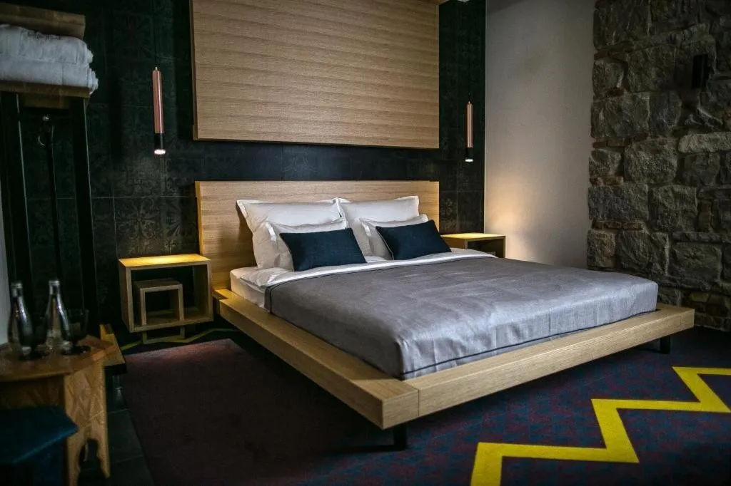 Bed in Rooms Lejletul