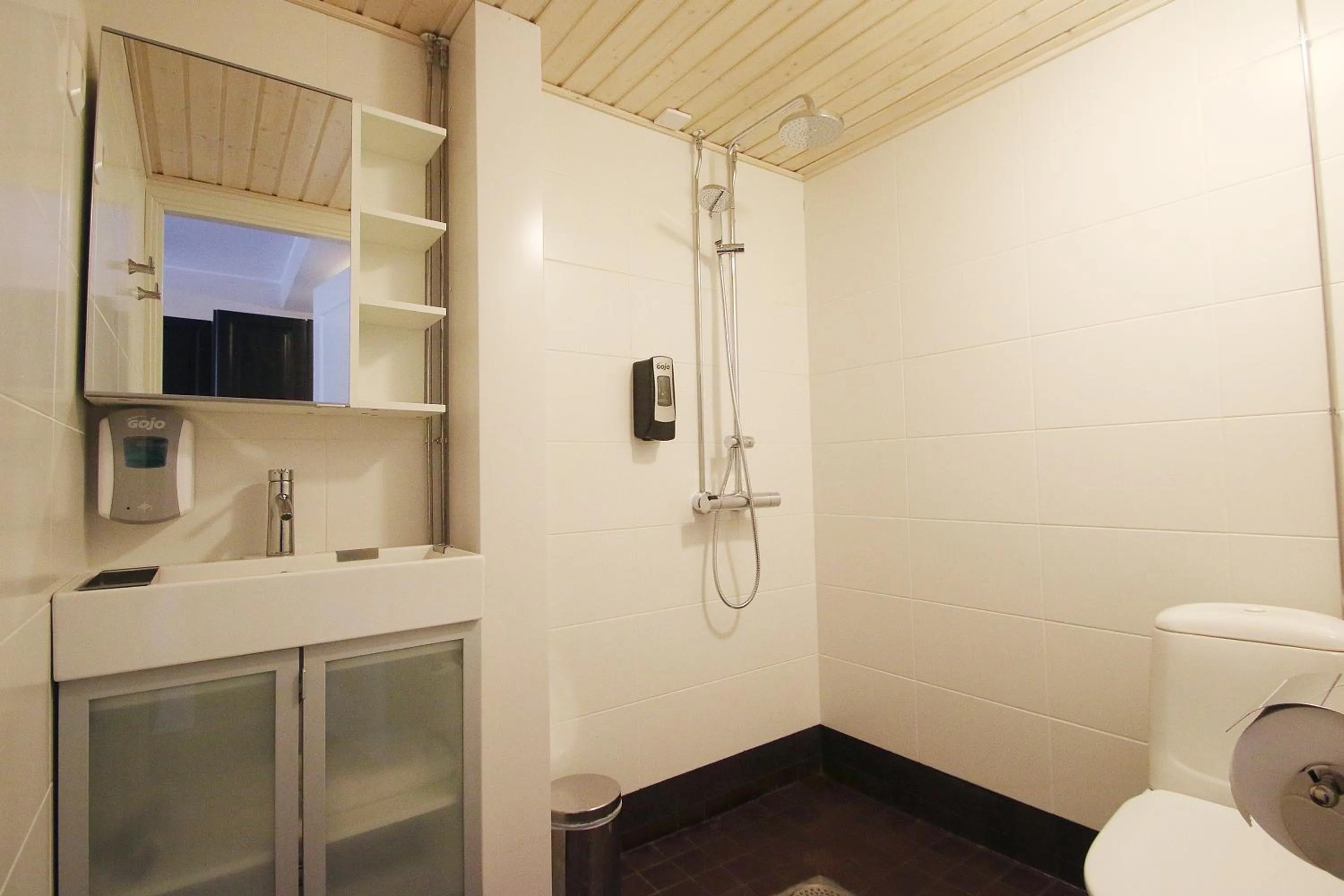 Shower in Hotel Hullu Poro