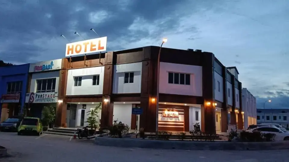 Property building in Five Hotel Property building in Five Hotel