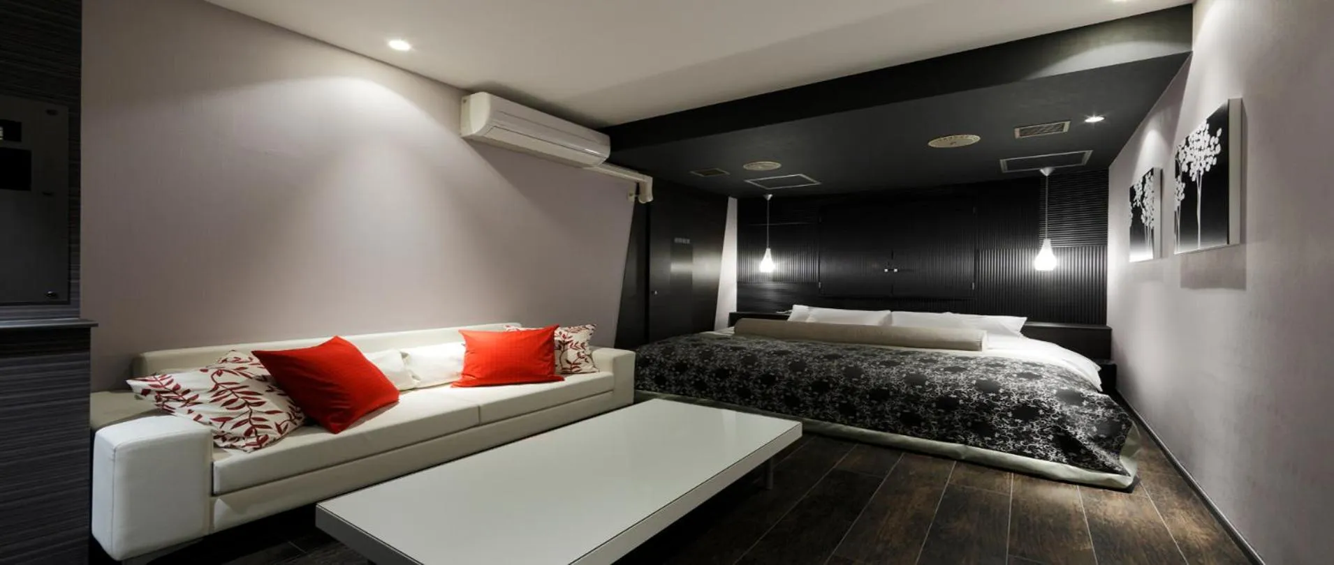 Photo of the whole room, Bed in Hotel VARKIN