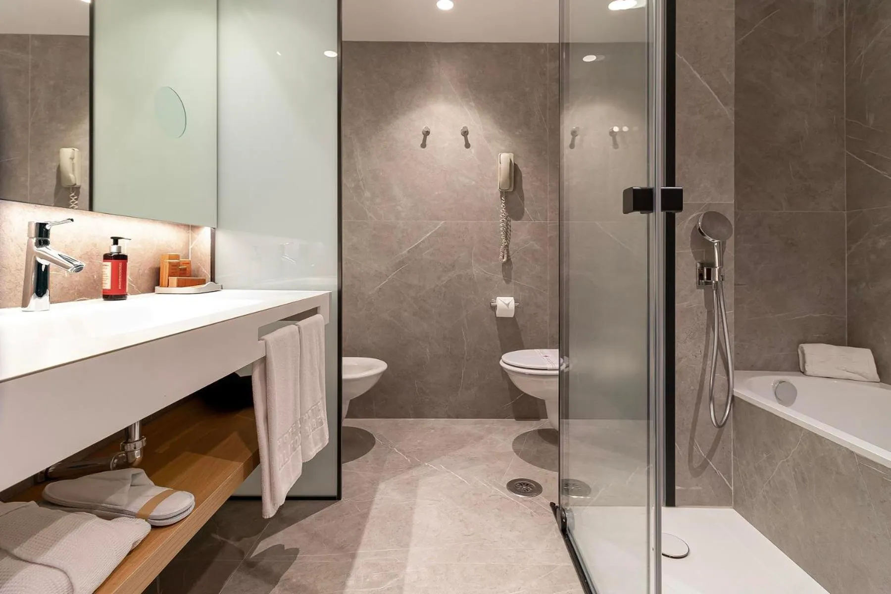 Bathroom in Hotel Palafox