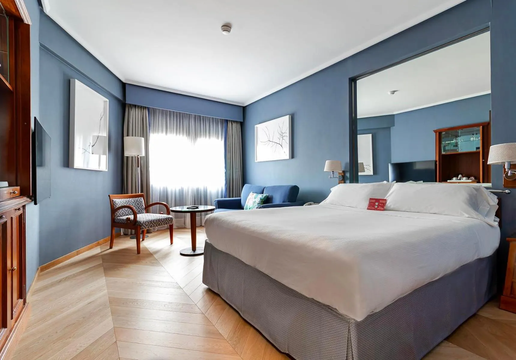 Bedroom, Bed in Hotel Palafox