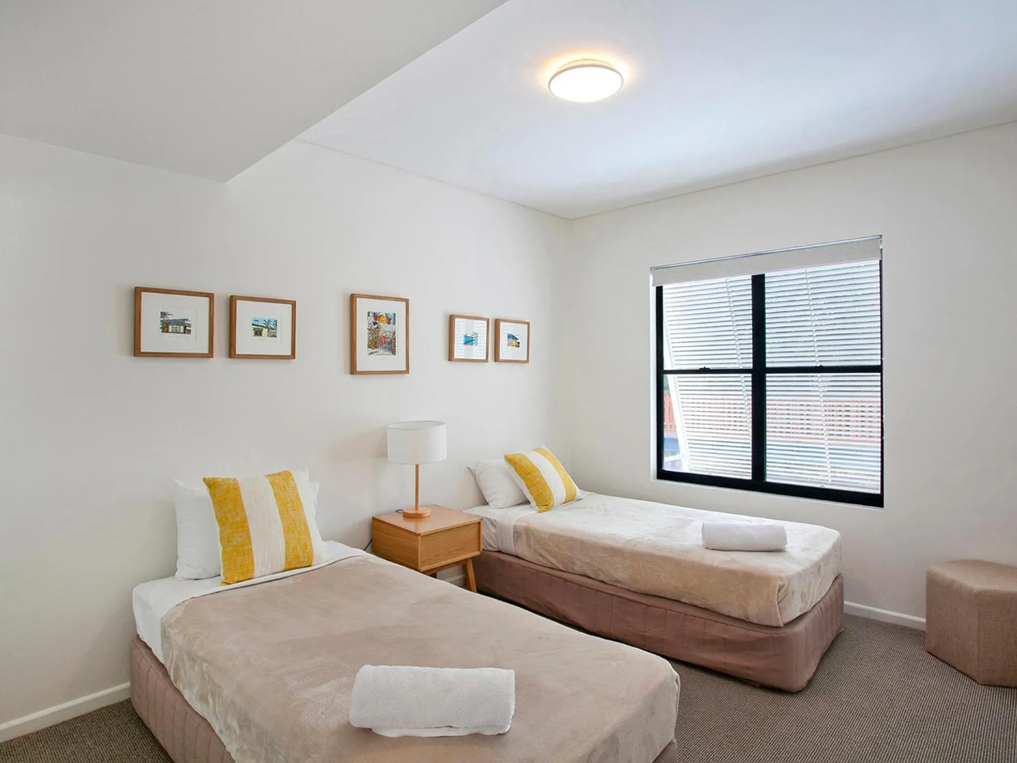 Photo of the whole room, Bed in The Point Coolum