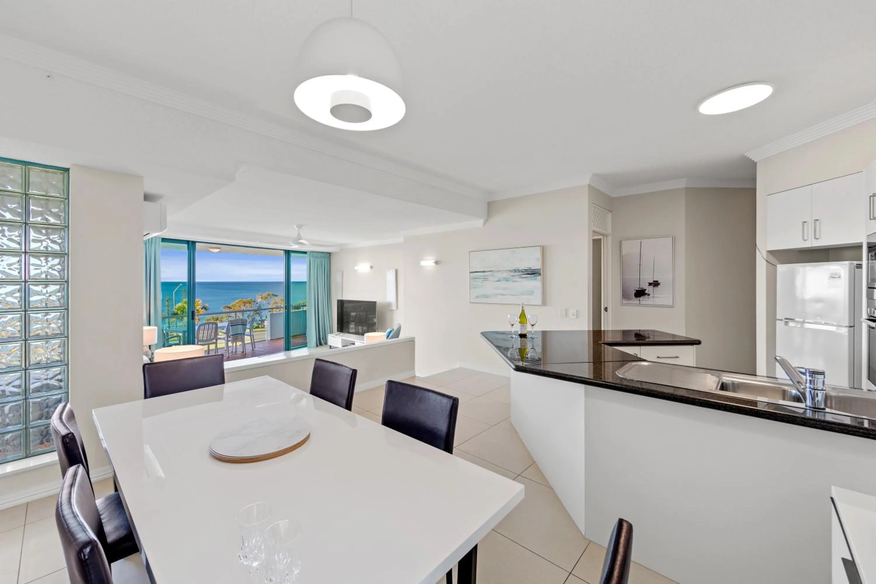 Kitchen or kitchenette in Alexandra on the Pacific