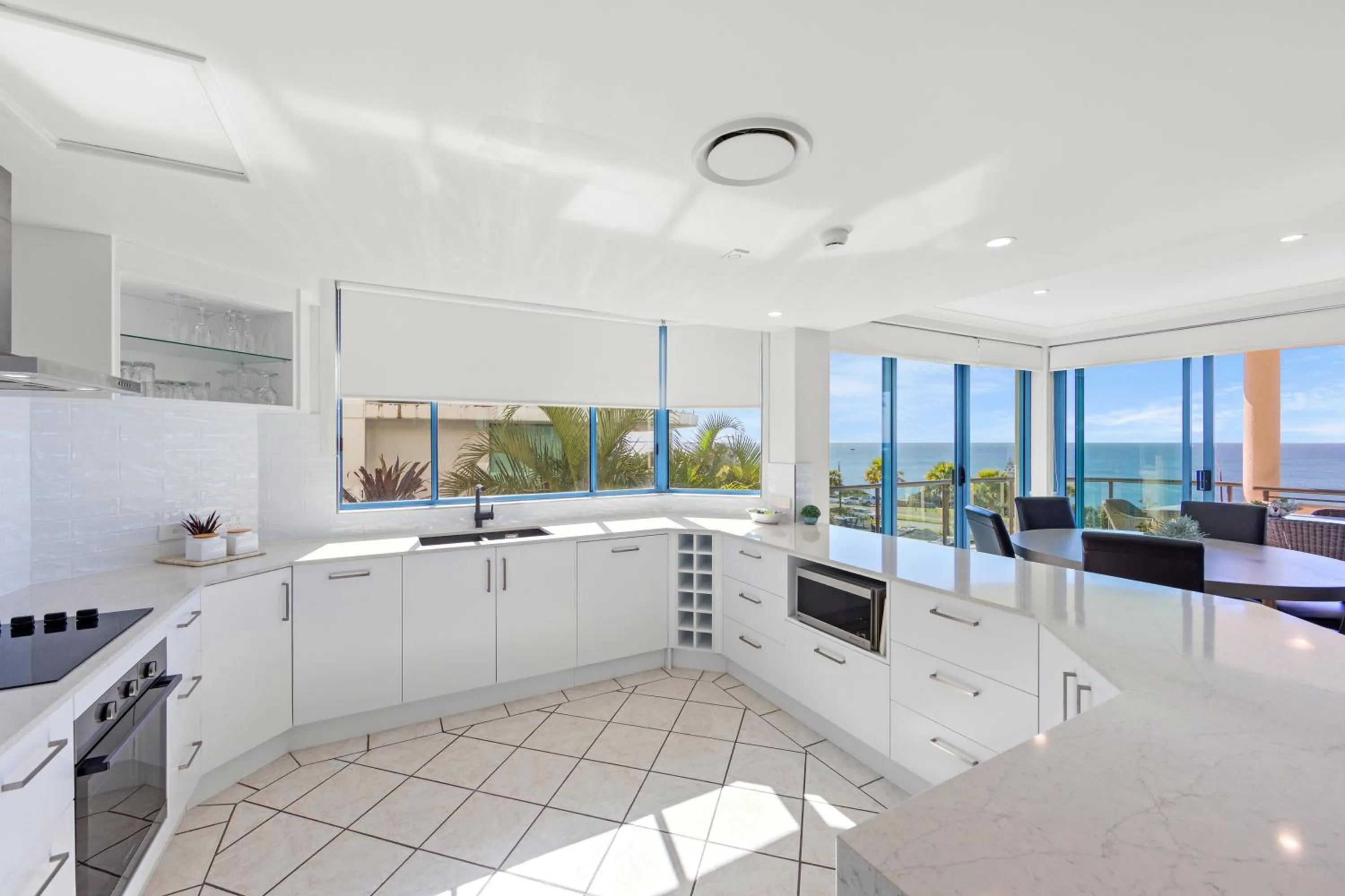 kitchen in Alexandra on the Pacific