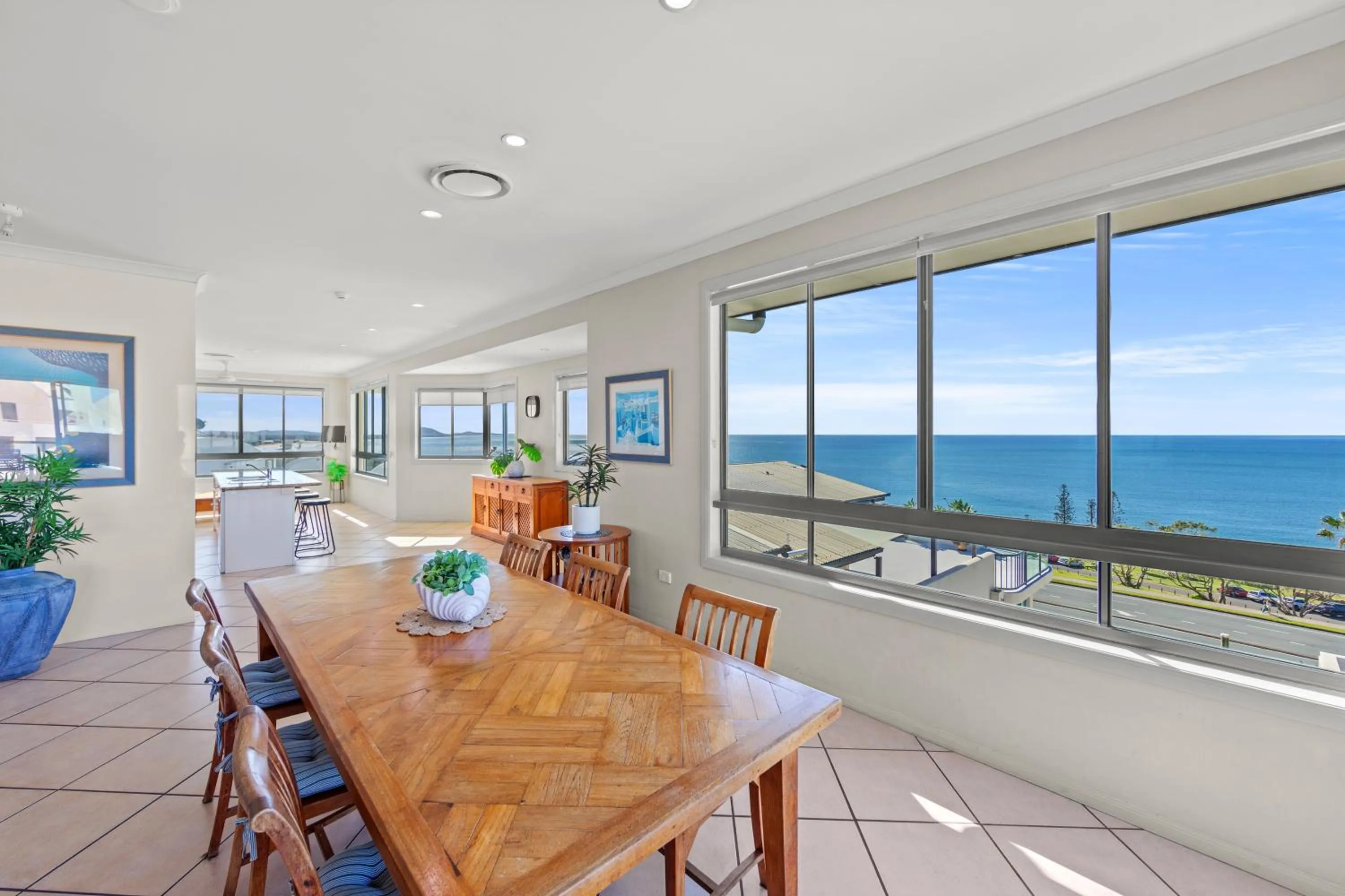 Dining area in Alexandra on the Pacific