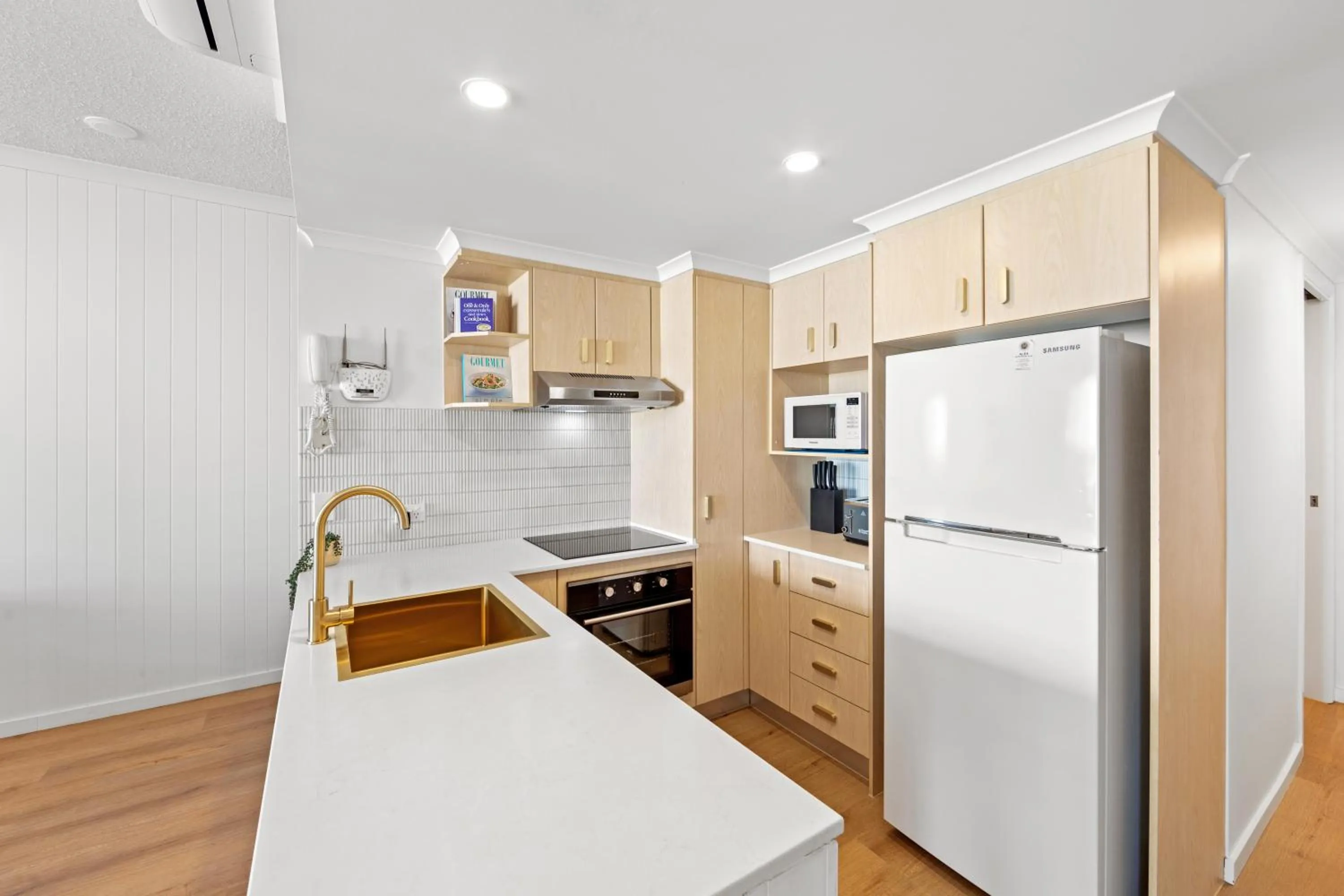 kitchen in Alexandra on the Pacific